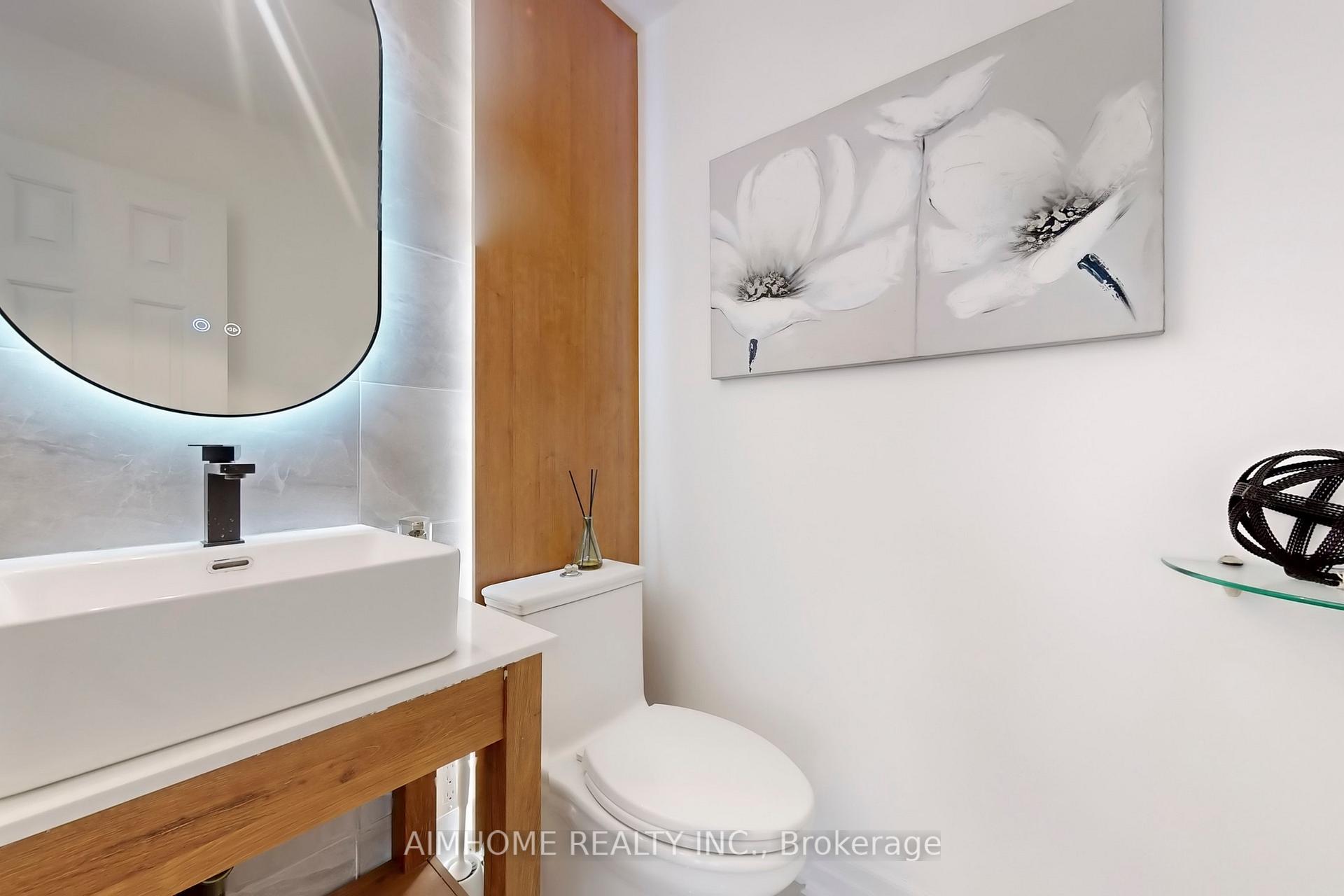 Photo 11 of 24 Tilman Circle, Markham, Markham Village — HOMEH