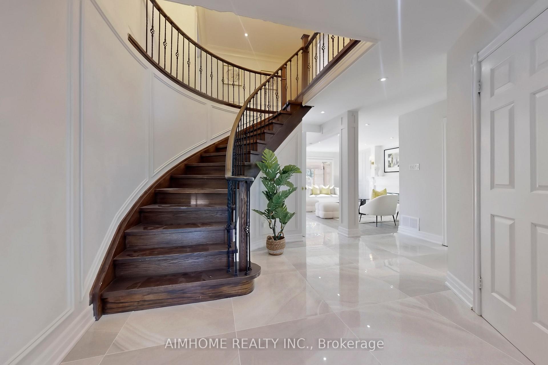 Photo 18 of 24 Tilman Circle, Markham, Markham Village — HOMEH