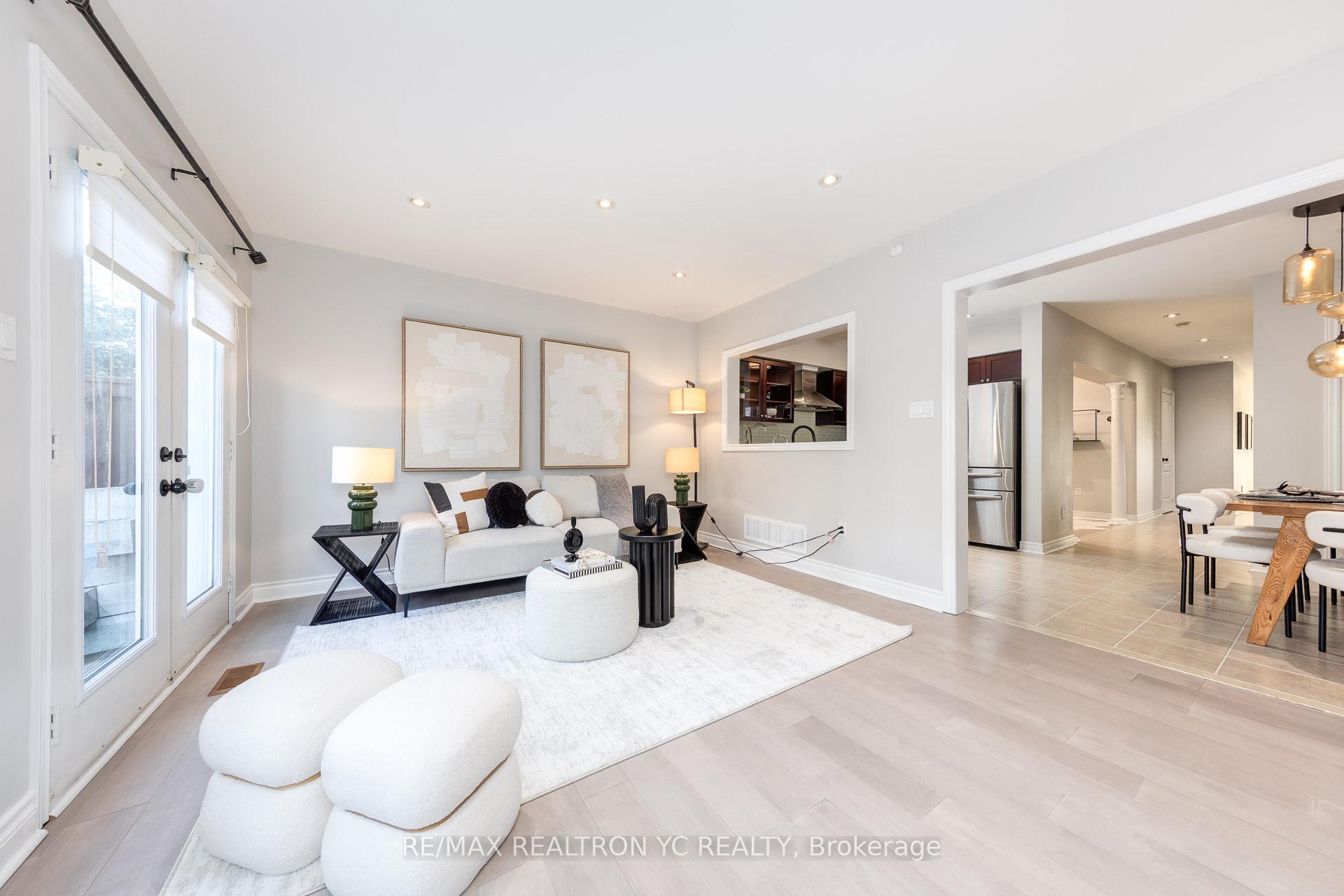 Photo 20 of 11 Carrier Crescent, Vaughan, Patterson — HOMEH