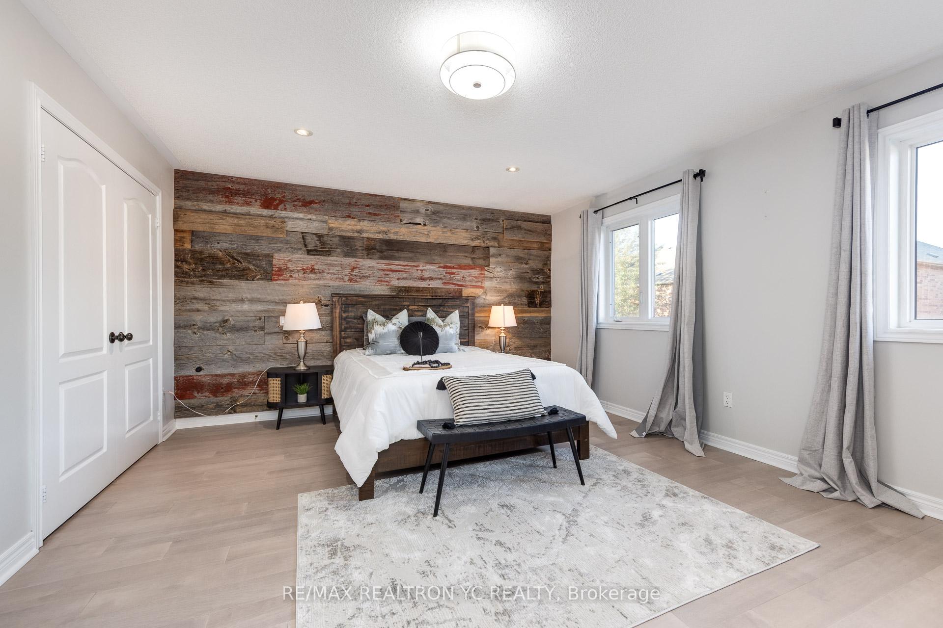 Photo 19 of 11 Carrier Crescent, Vaughan, Patterson — HOMEH