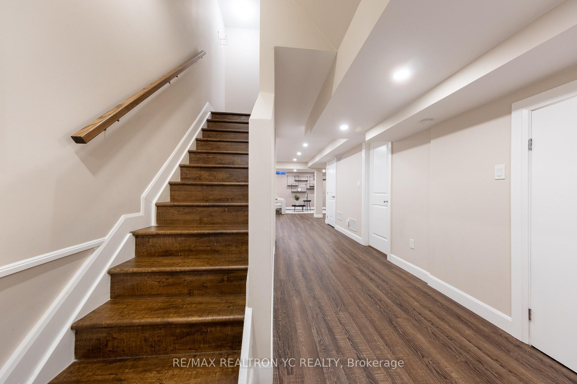 Photo 34 of 11 Carrier Crescent, Vaughan, Patterson — HOMEH