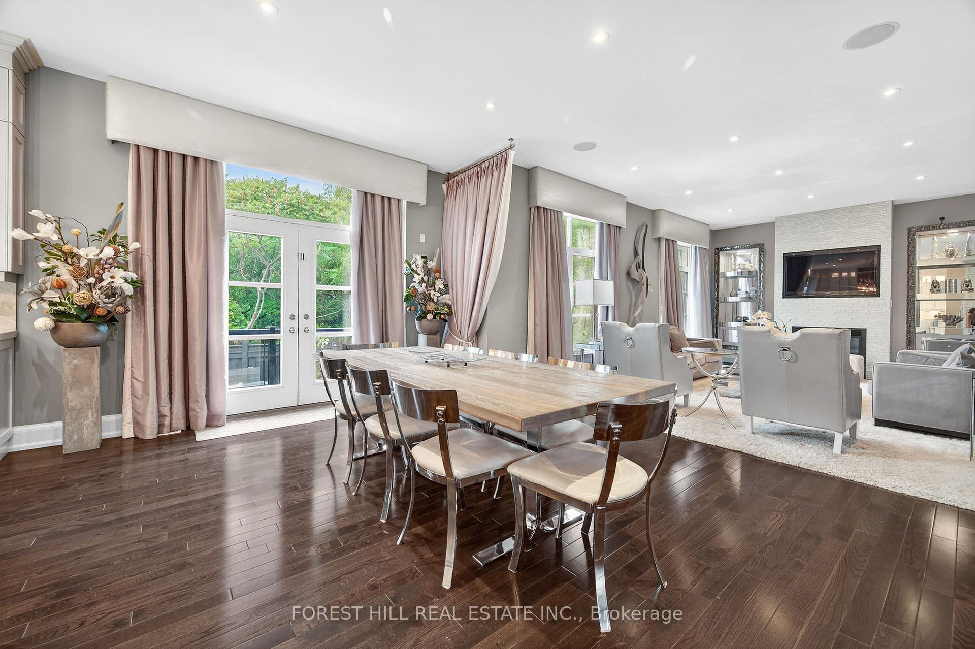 Photo 9 of 71 Woodvalley Crescent, Vaughan, Patterson — HOMEH