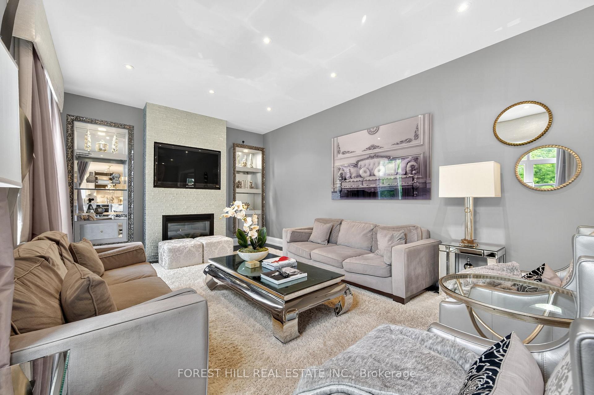 Photo 8 of 71 Woodvalley Crescent, Vaughan, Patterson — HOMEH