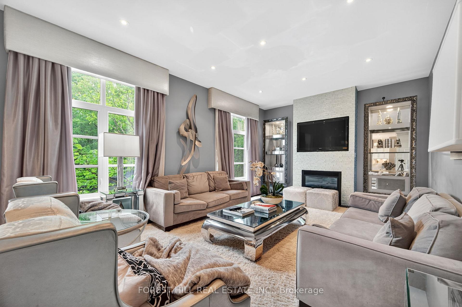 Photo 10 of 71 Woodvalley Crescent, Vaughan, Patterson — HOMEH