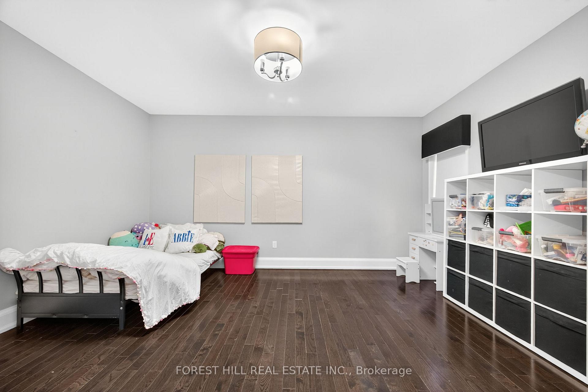 Photo 21 of 71 Woodvalley Crescent, Vaughan, Patterson — HOMEH
