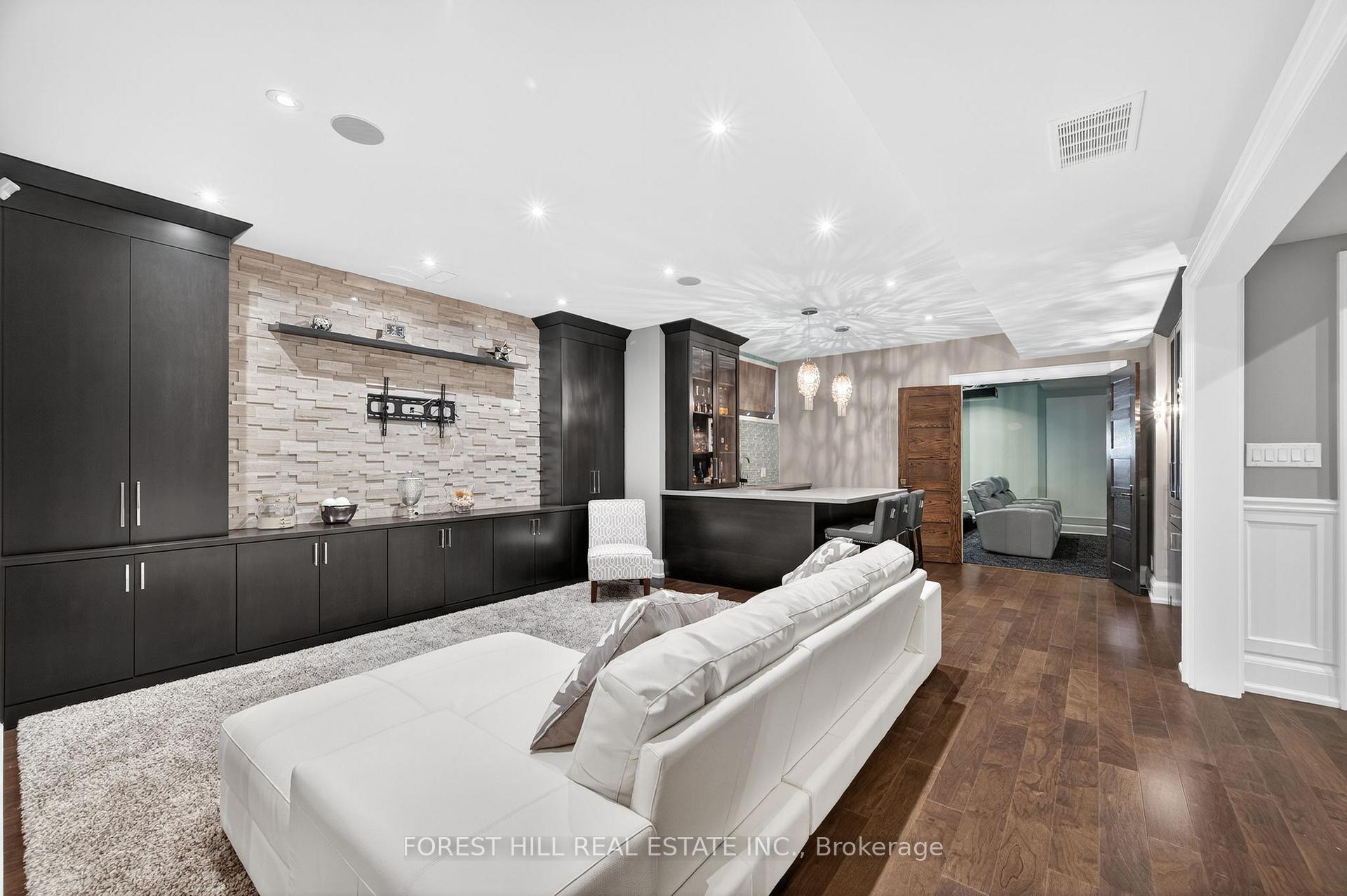 Photo 29 of 71 Woodvalley Crescent, Vaughan, Patterson — HOMEH