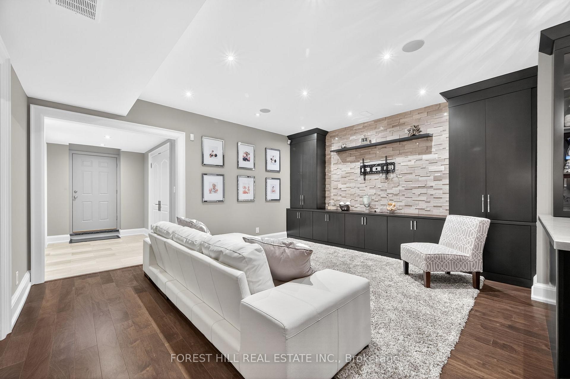 Photo 24 of 71 Woodvalley Crescent, Vaughan, Patterson — HOMEH