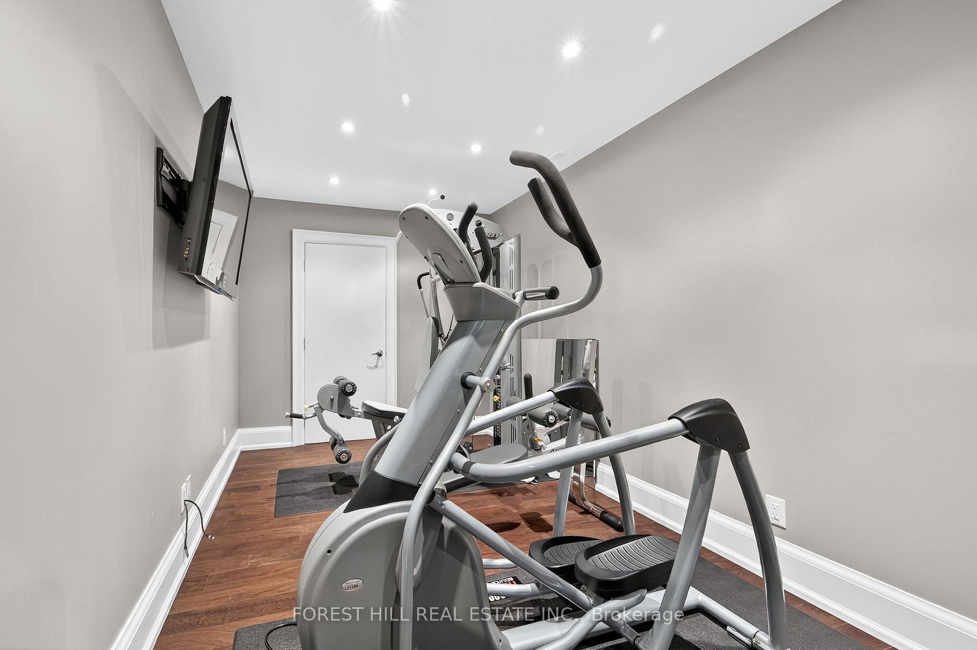Photo 27 of 71 Woodvalley Crescent, Vaughan, Patterson — HOMEH
