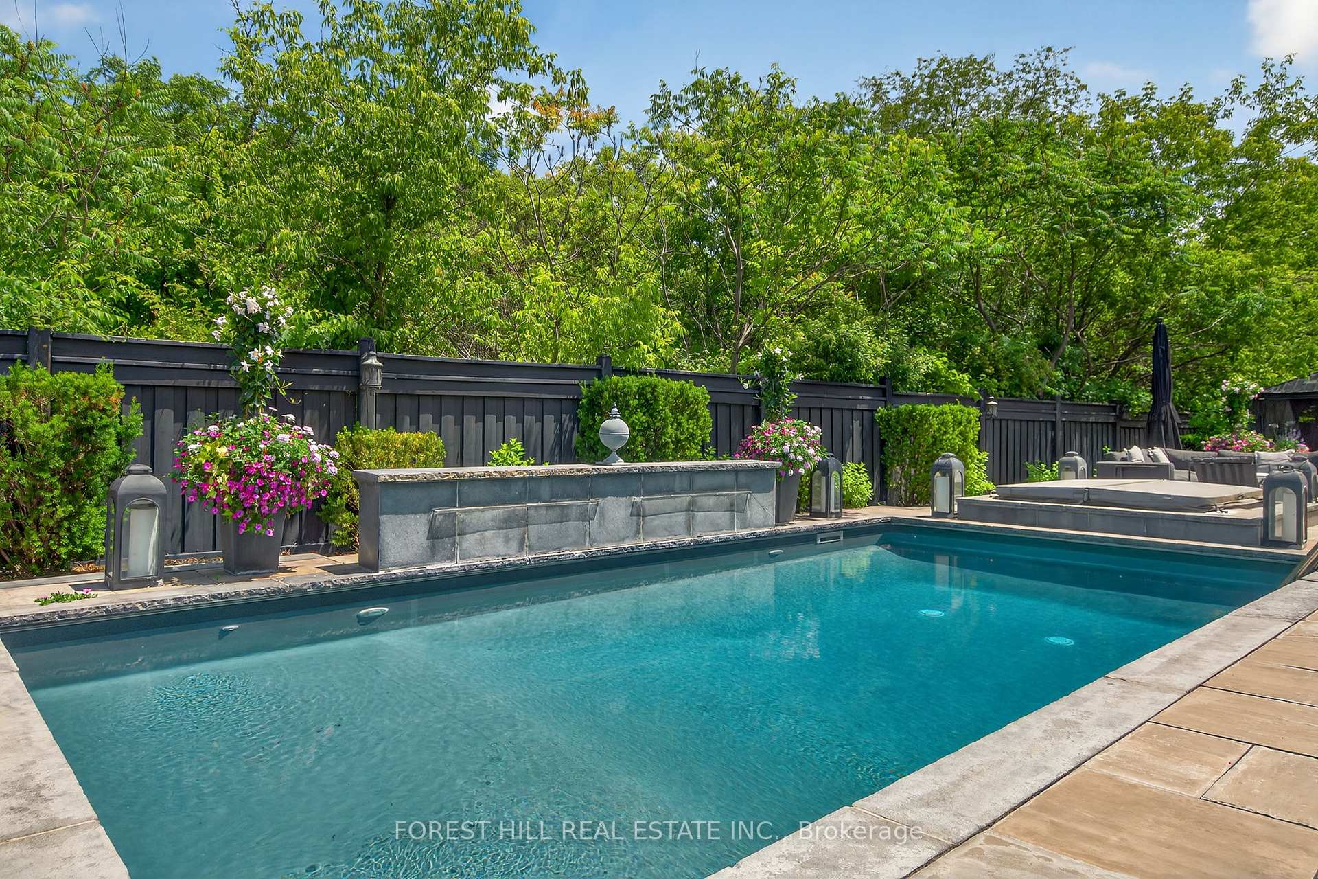 Photo 34 of 71 Woodvalley Crescent, Vaughan, Patterson — HOMEH