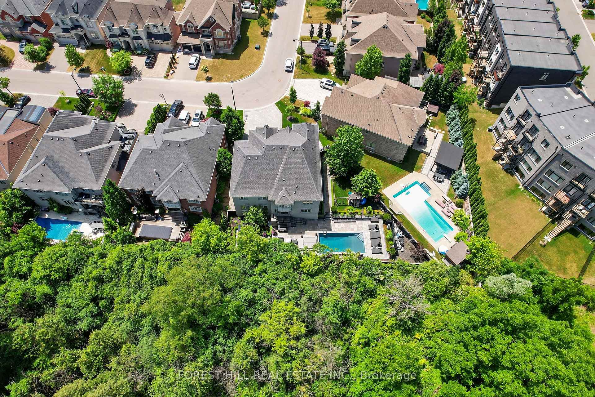 Photo 36 of 71 Woodvalley Crescent, Vaughan, Patterson — HOMEH