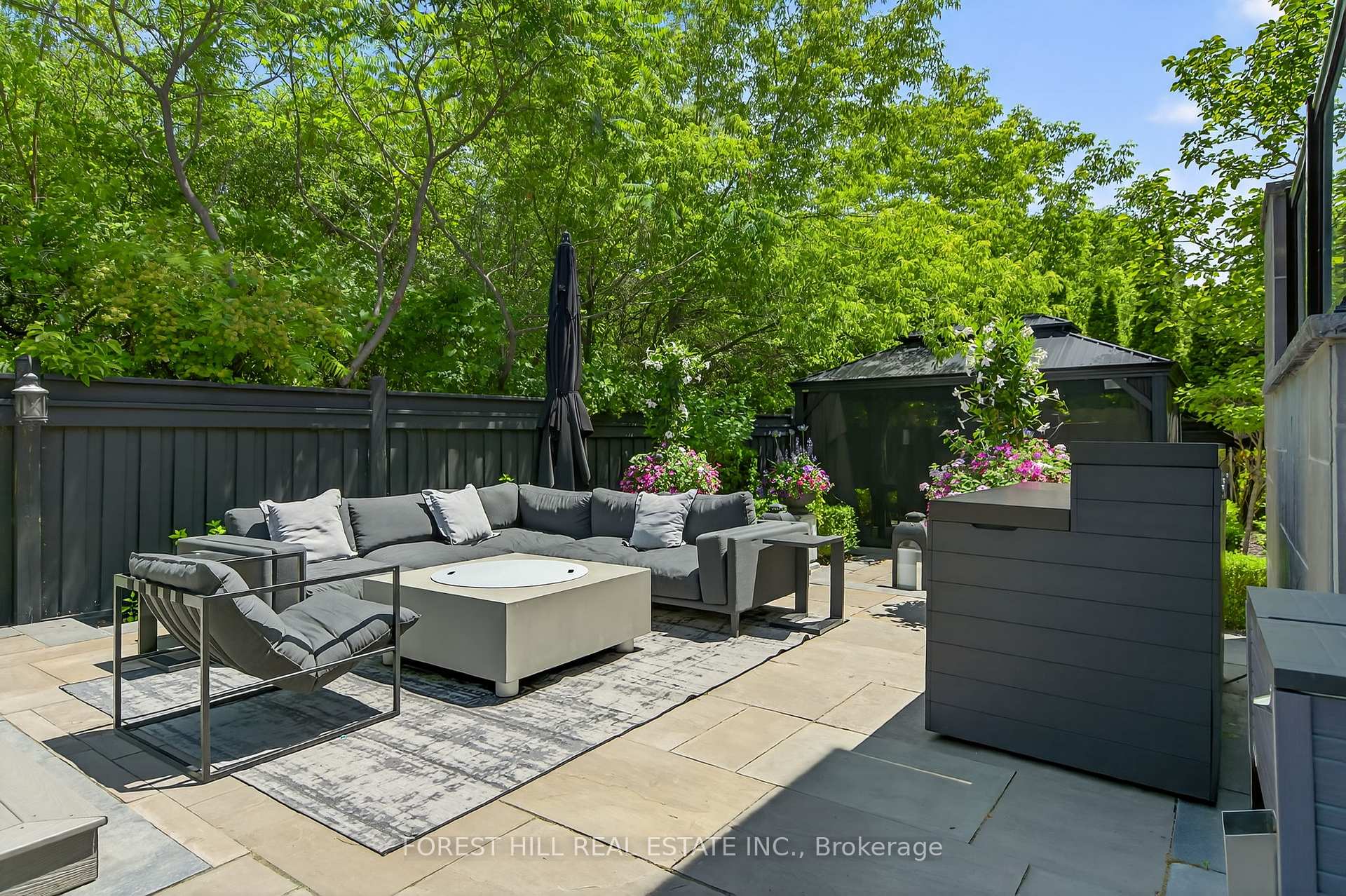 Photo 44 of 71 Woodvalley Crescent, Vaughan, Patterson — HOMEH