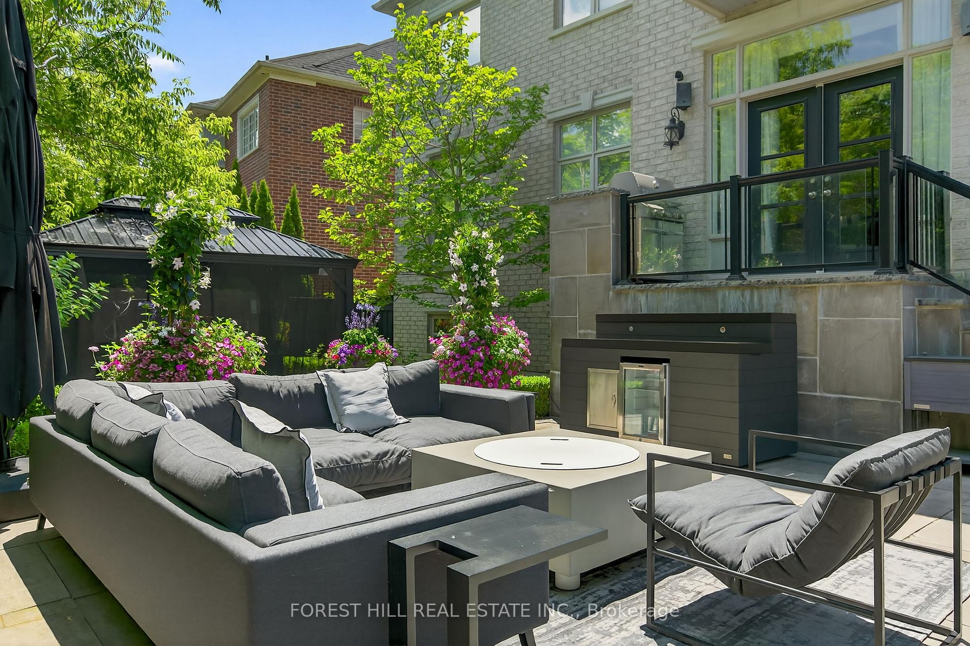 Photo 45 of 71 Woodvalley Crescent, Vaughan, Patterson — HOMEH