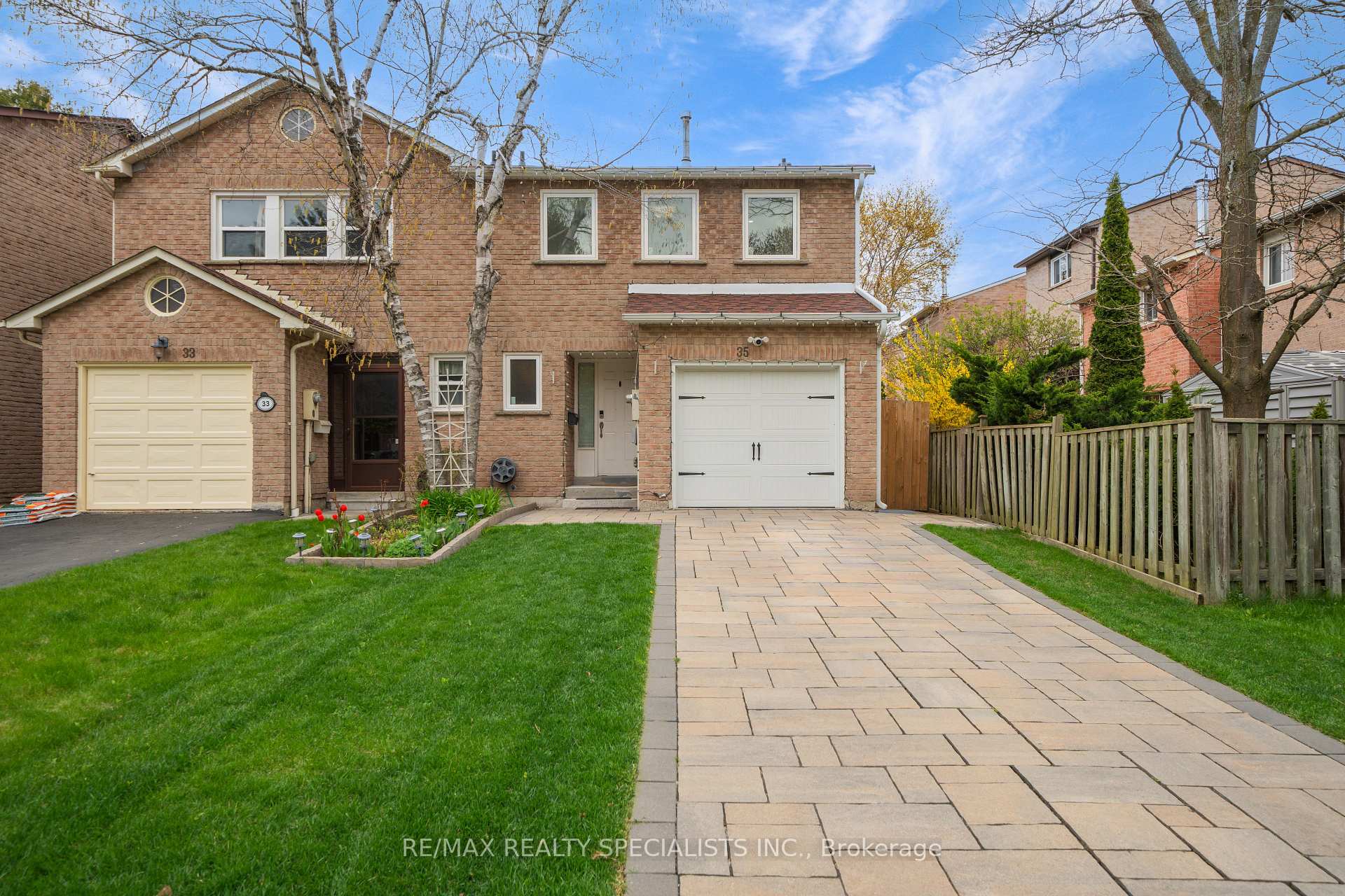 Front of 35 Cottonwood Court