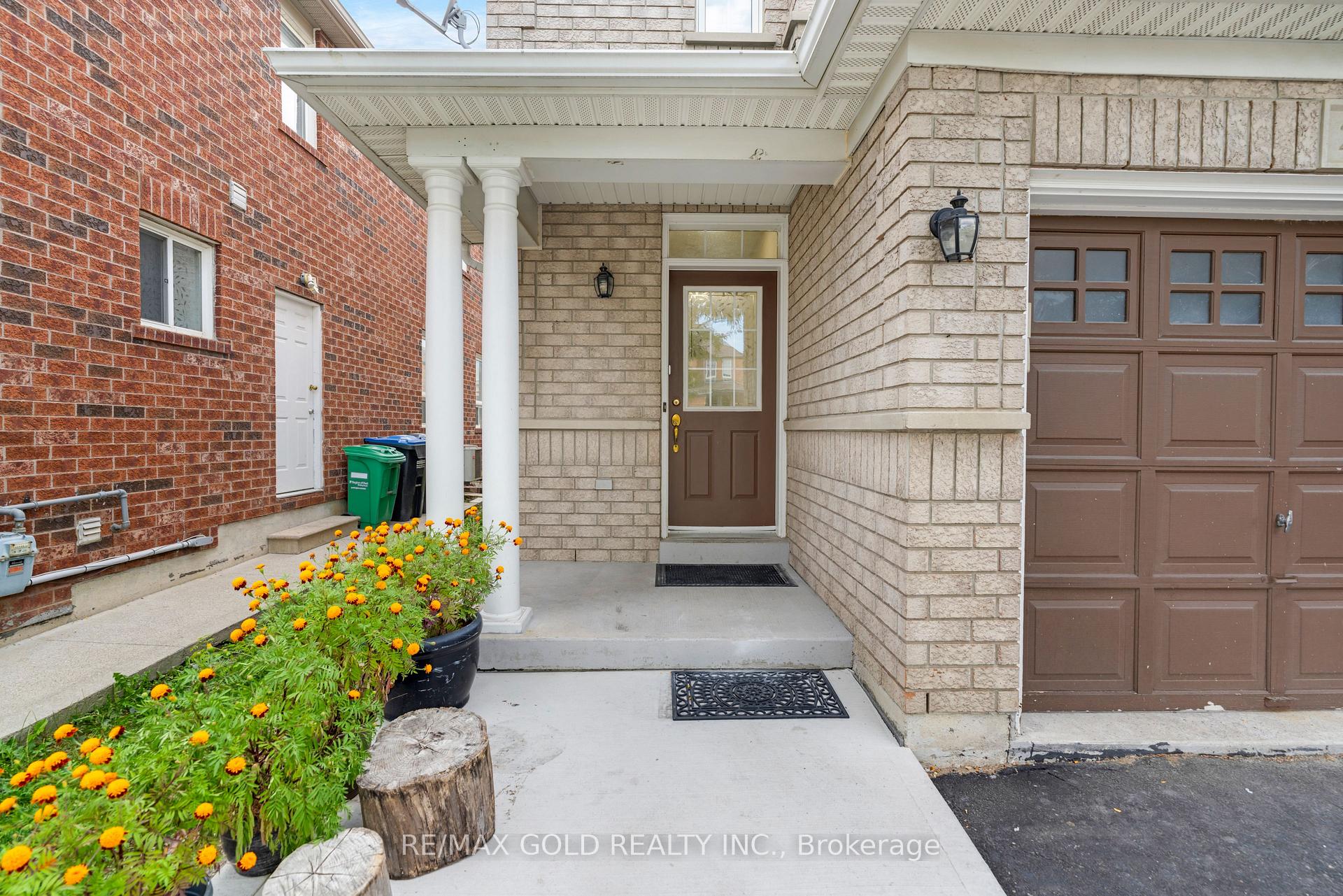 Photo 4 of 29 Sand Cherry Crescent, Brampton, Sandringham-Wellington — HOMEH