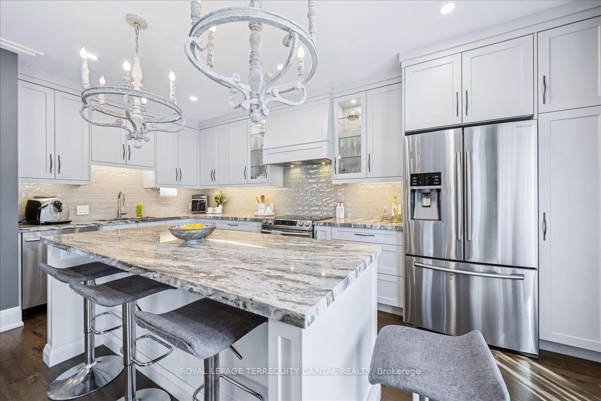 Photo 12 of 140 Patna Crescent, Vaughan, Maple — HOMEH