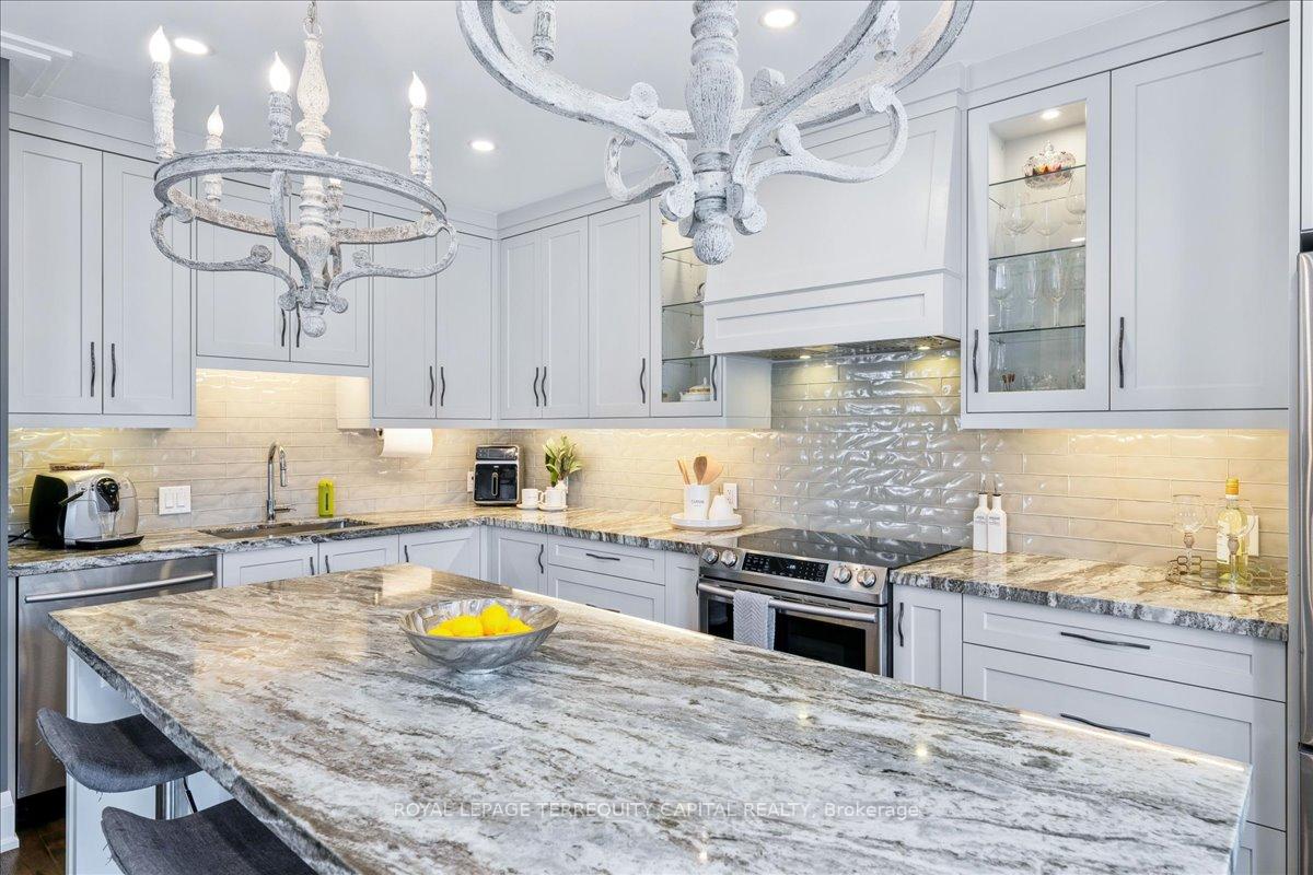 Photo 14 of 140 Patna Crescent, Vaughan, Maple — HOMEH