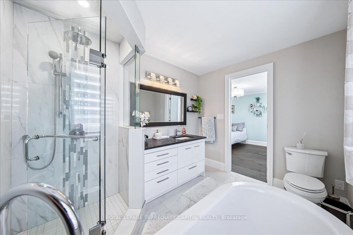Photo 38 of 140 Patna Crescent, Vaughan, Maple — HOMEH