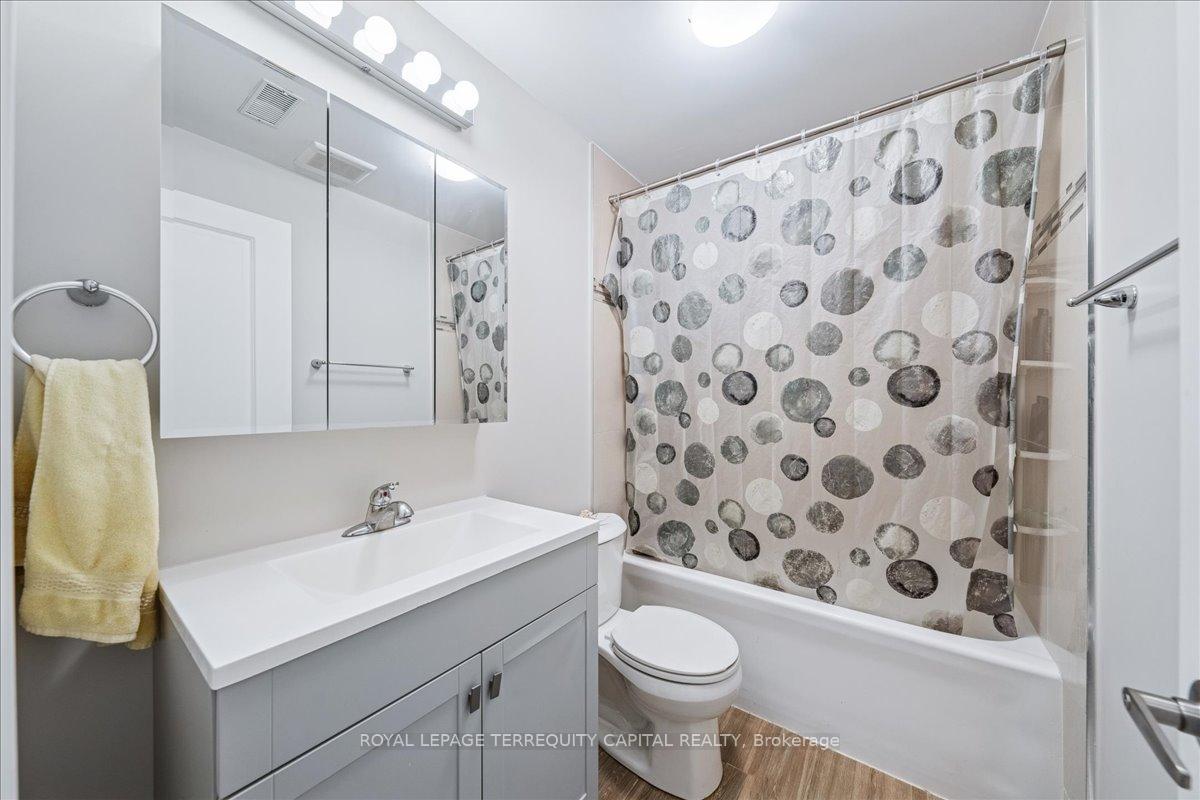 Photo 46 of 140 Patna Crescent, Vaughan, Maple — HOMEH