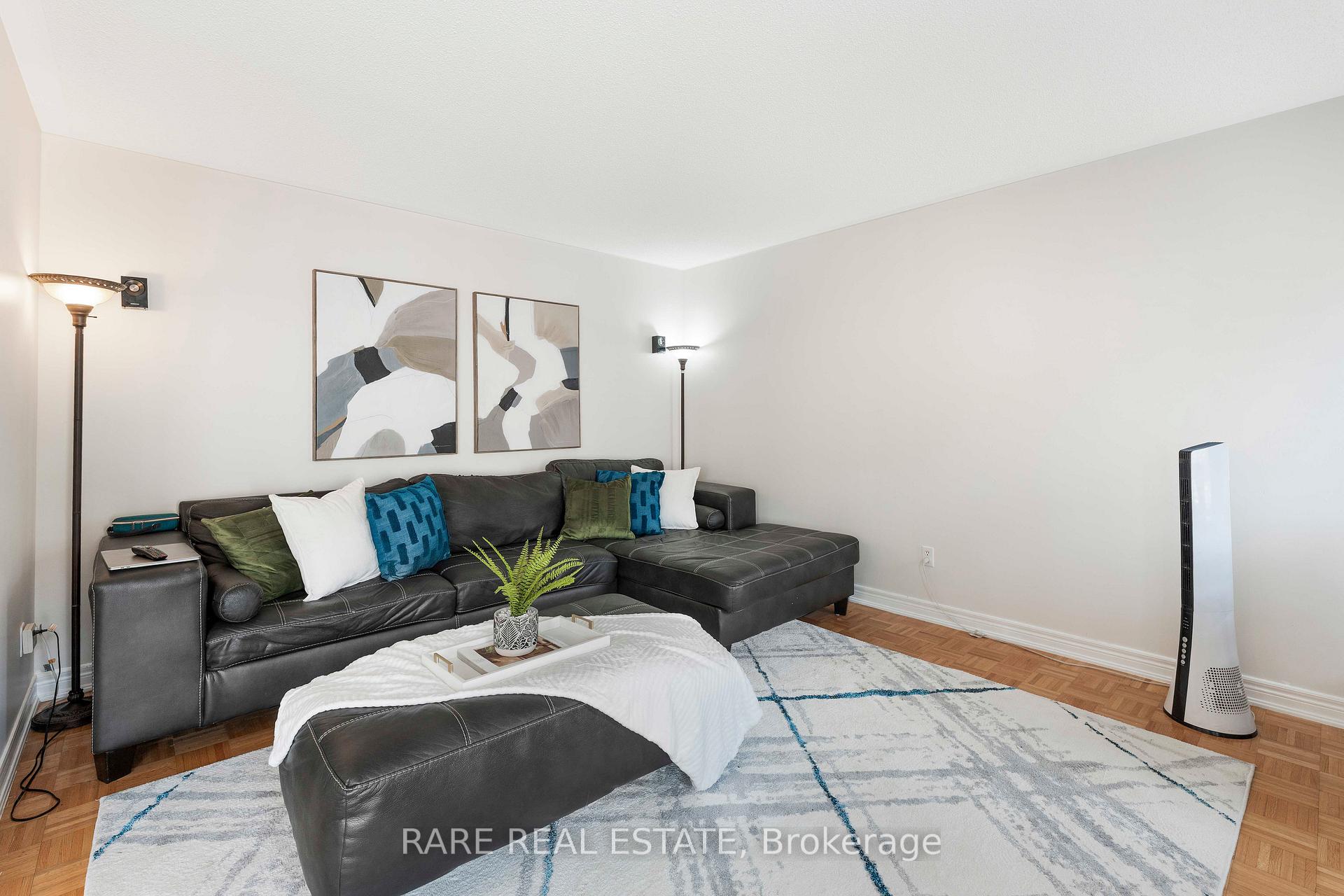 Photo 16 of 51 Wild Indigo Crescent, Brampton, Sandringham-Wellington — HOMEH