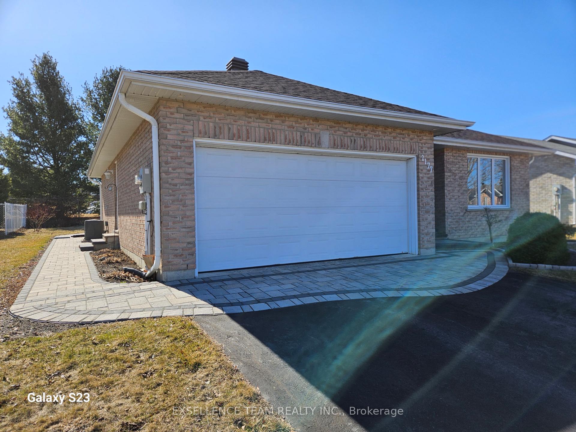 Photo 2 of 2177 Concorde Avenue, Cornwall — HOMEH