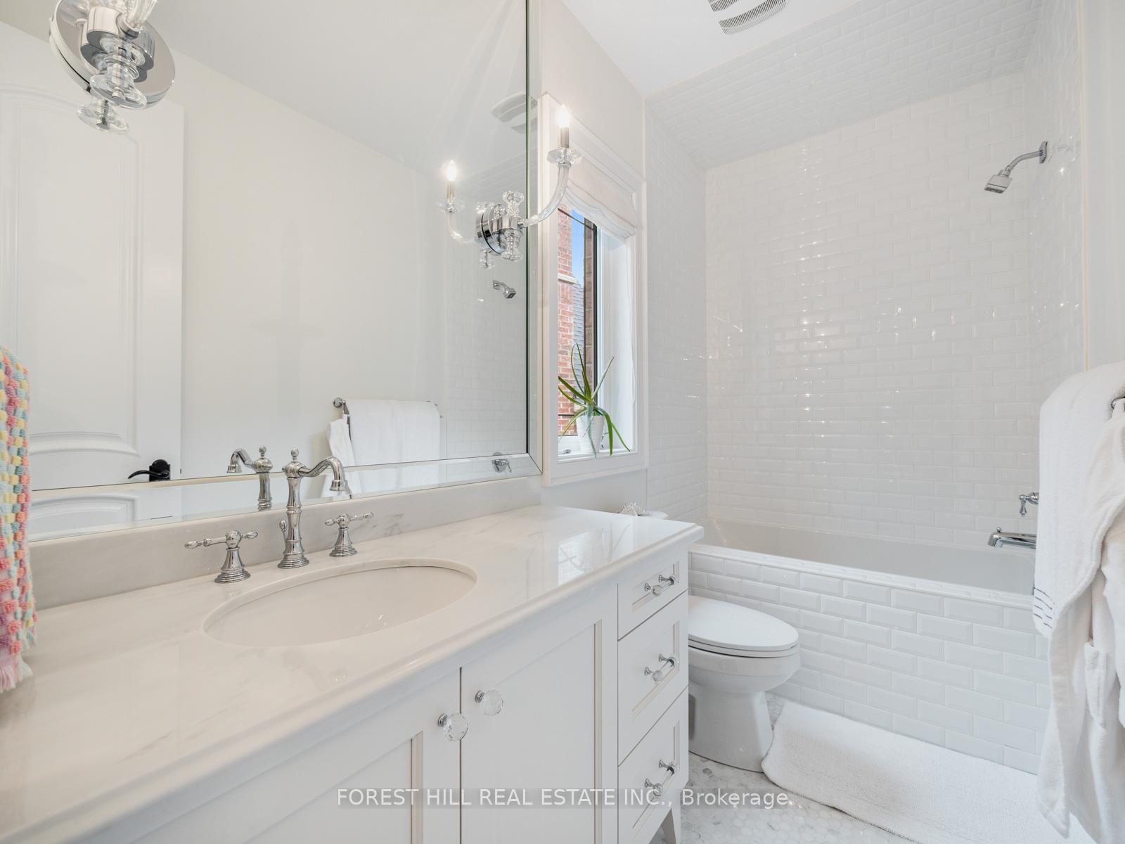 Photo 18 of 142 Farrell Road, Vaughan, Patterson — HOMEH