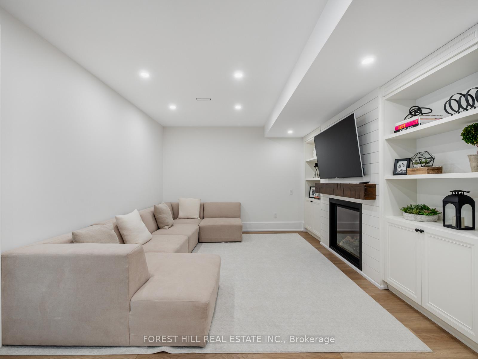 Photo 32 of 142 Farrell Road, Vaughan, Patterson — HOMEH