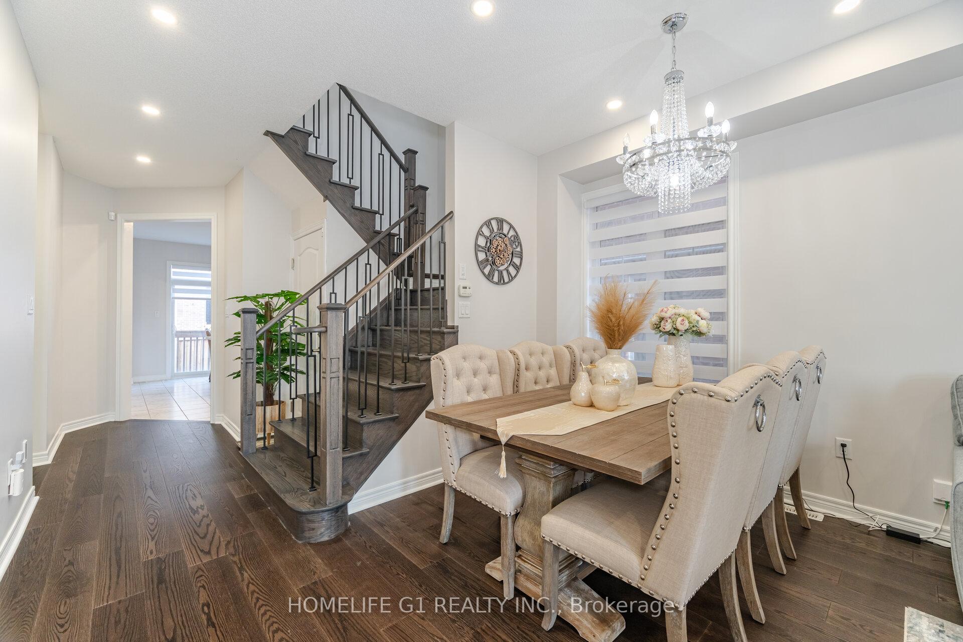 Photo 4 of 82 Truro Circle, Brampton, Northwest Brampton — HOMEH