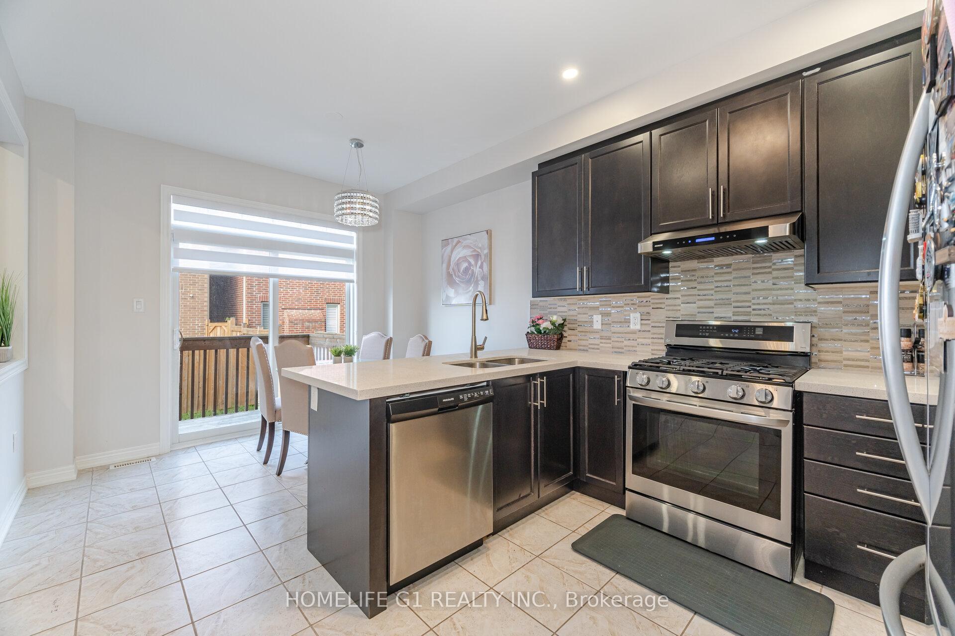 Photo 43 of 82 Truro Circle, Brampton, Northwest Brampton — HOMEH
