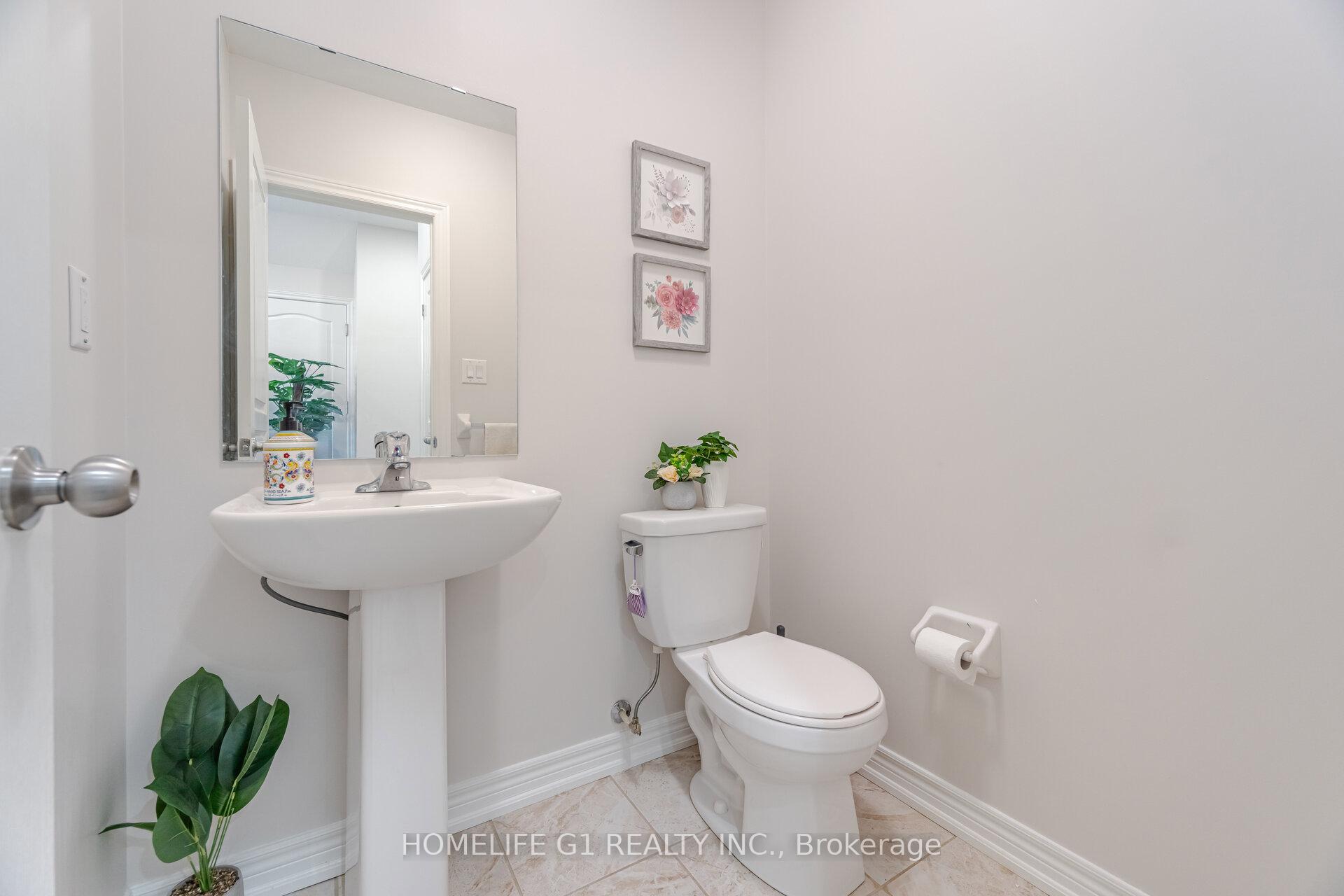 Photo 3 of 82 Truro Circle, Brampton, Northwest Brampton — HOMEH