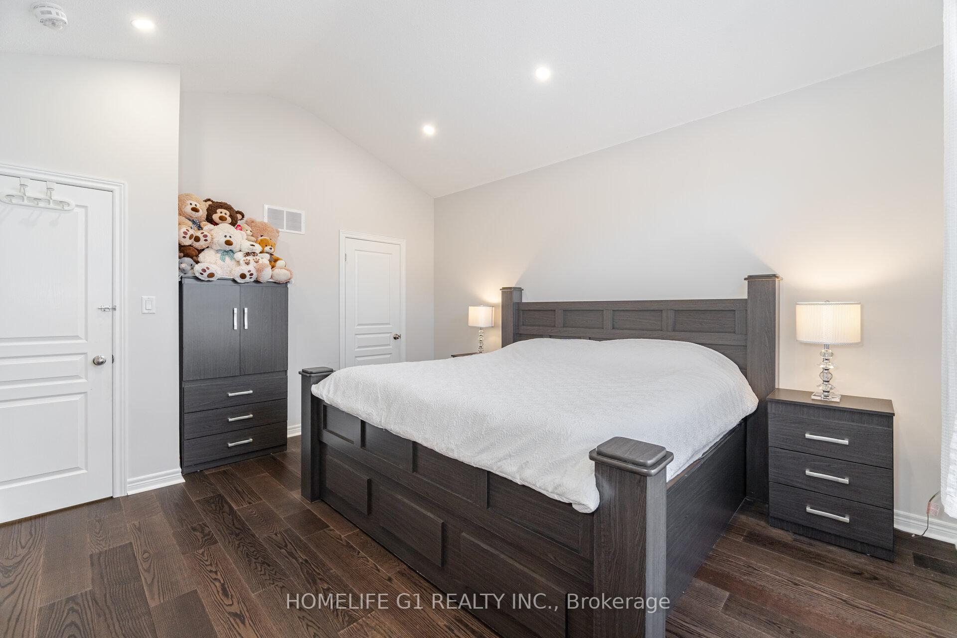 Photo 15 of 82 Truro Circle, Brampton, Northwest Brampton — HOMEH