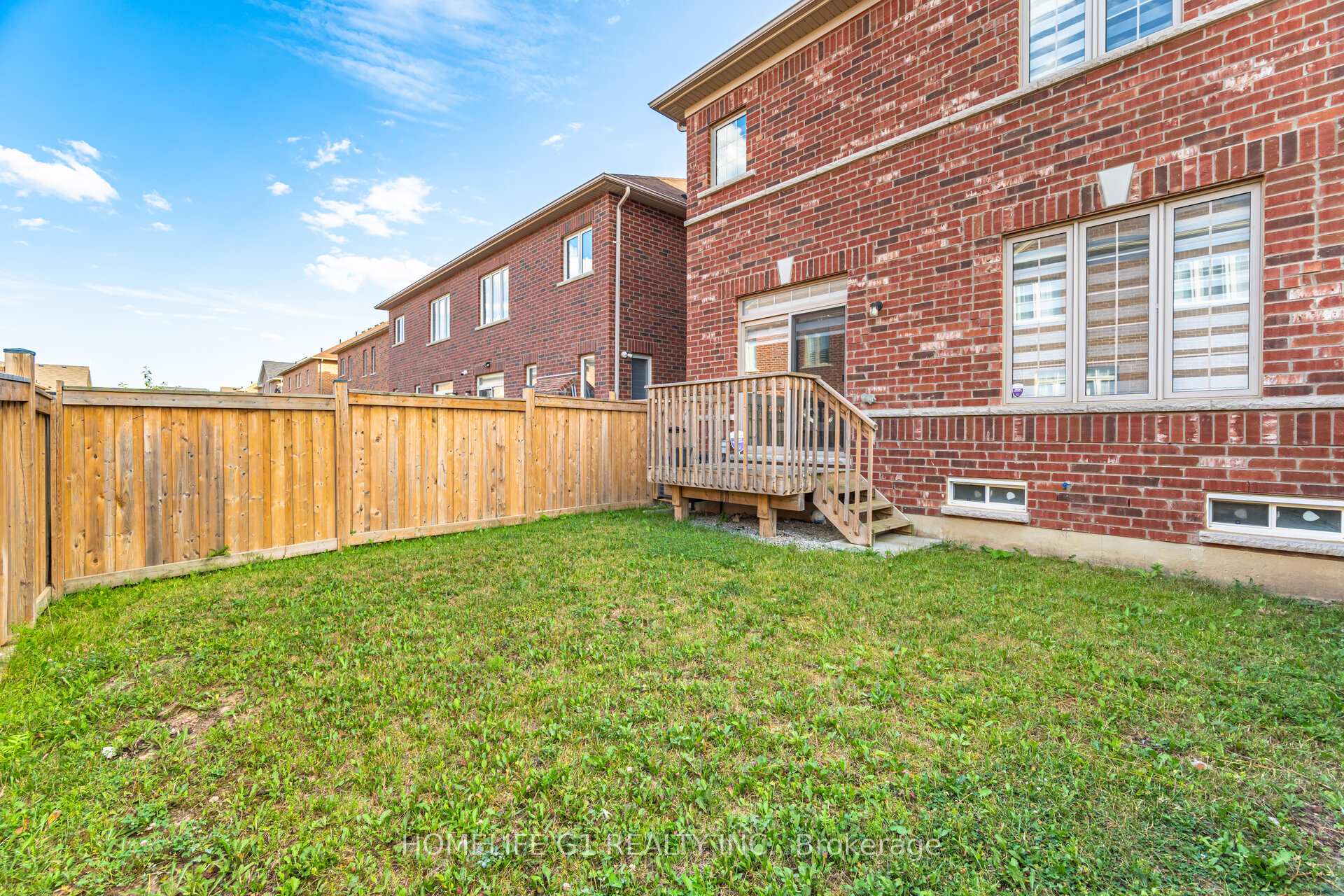 Photo 42 of 82 Truro Circle, Brampton, Northwest Brampton — HOMEH