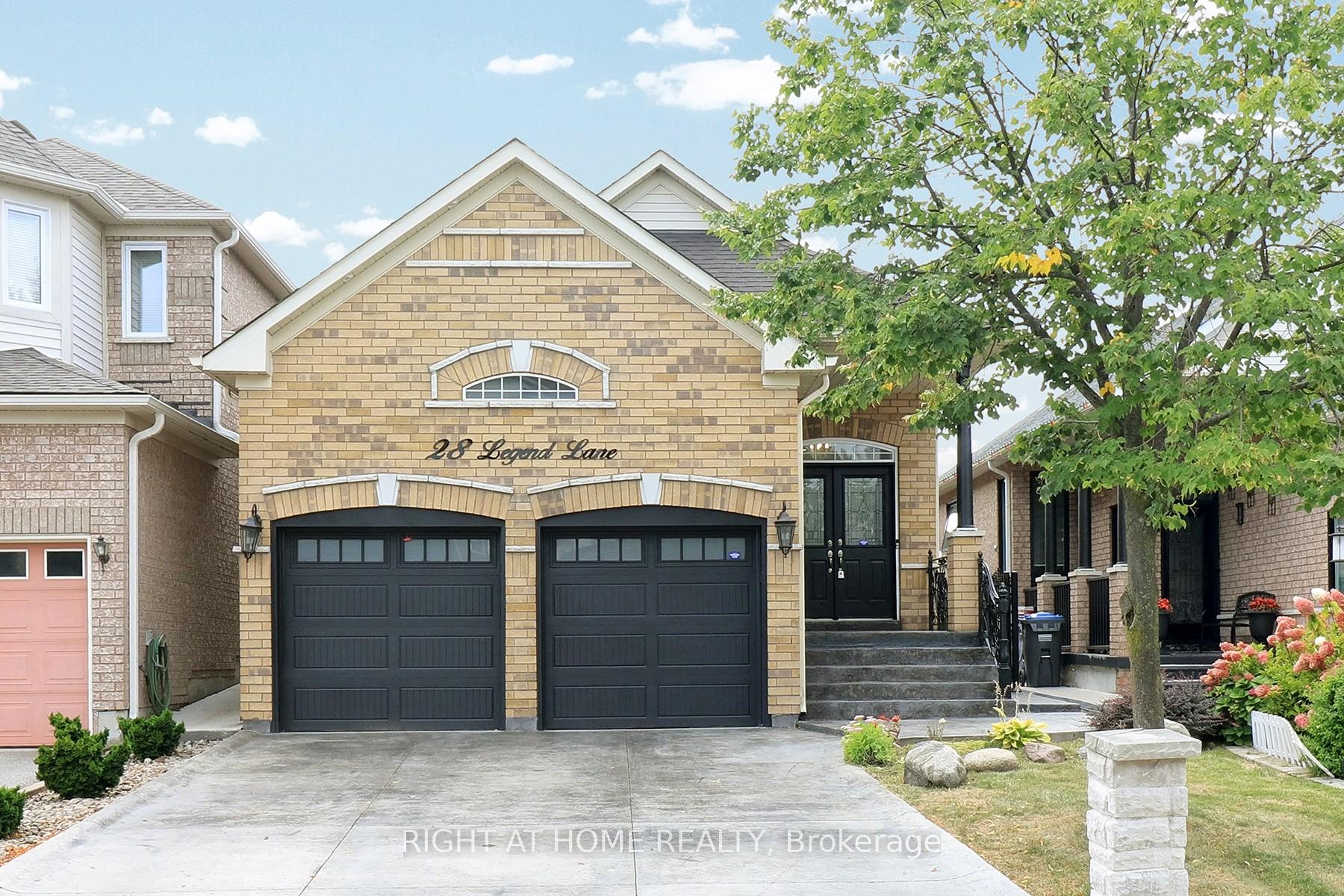 Photo 19 of 28 Legend Lane W, Brampton, Fletcher's Creek Village — HOMEH