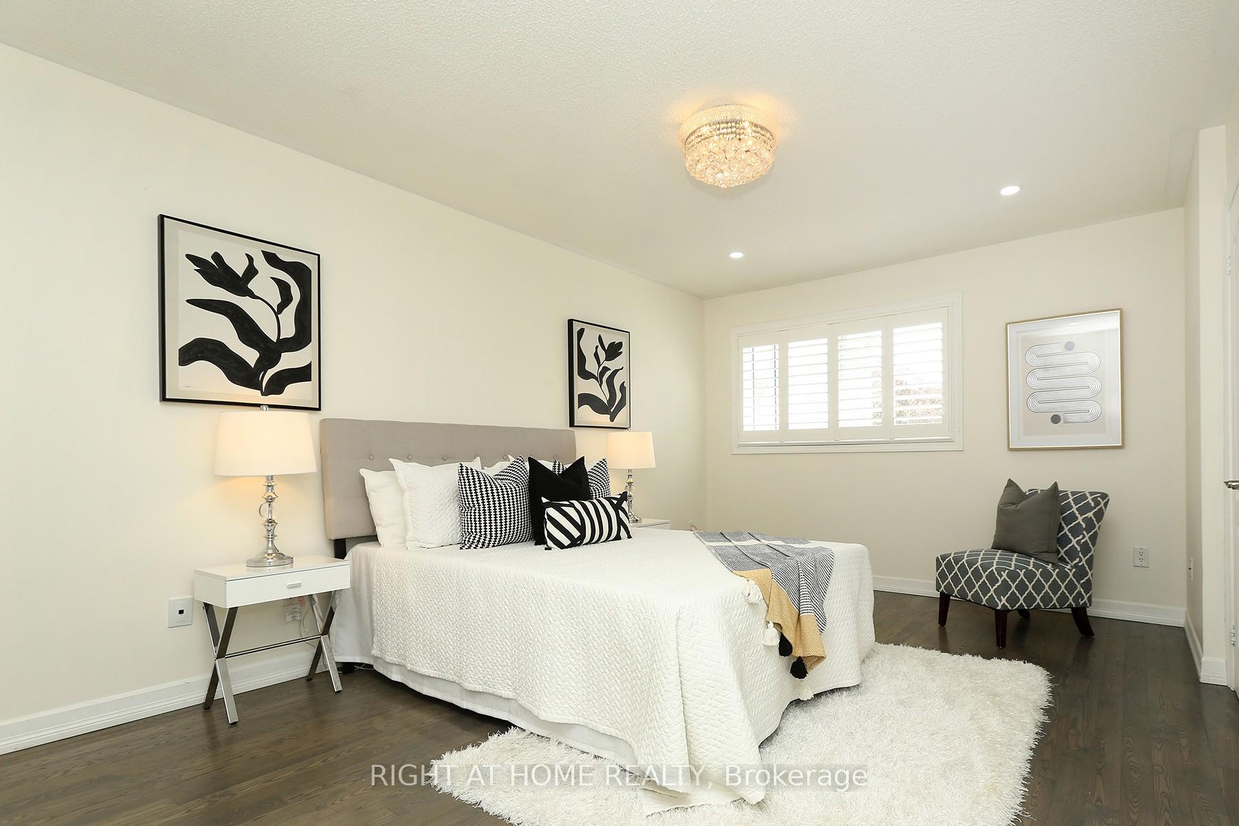 Photo 2 of 28 Legend Lane W, Brampton, Fletcher's Creek Village — HOMEH