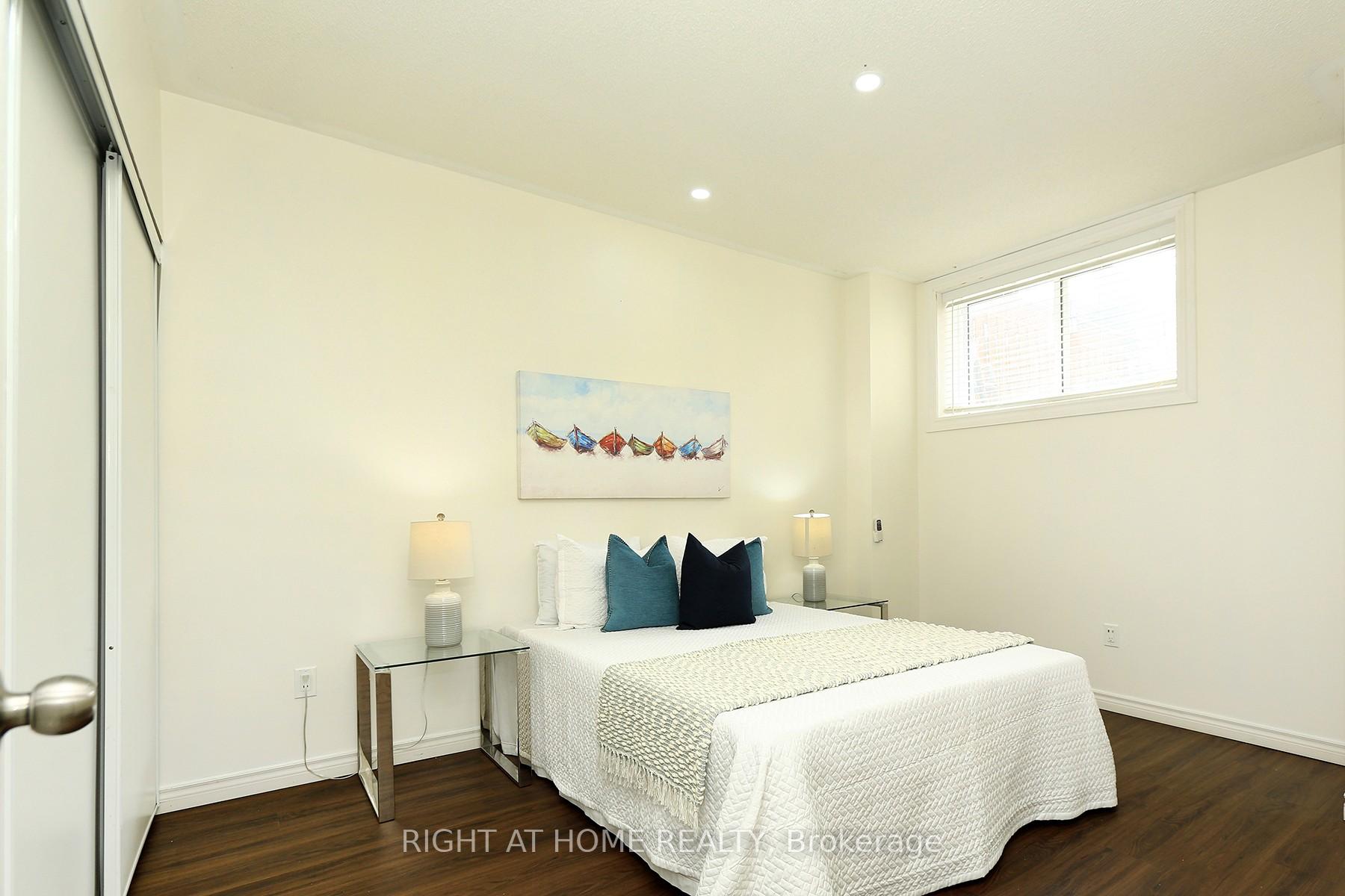 Photo 10 of 28 Legend Lane W, Brampton, Fletcher's Creek Village — HOMEH
