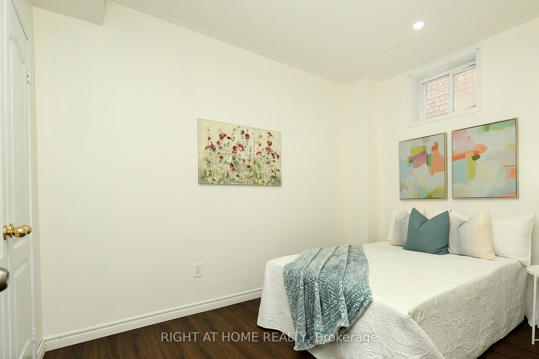 Photo 34 of 28 Legend Lane W, Brampton, Fletcher's Creek Village — HOMEH