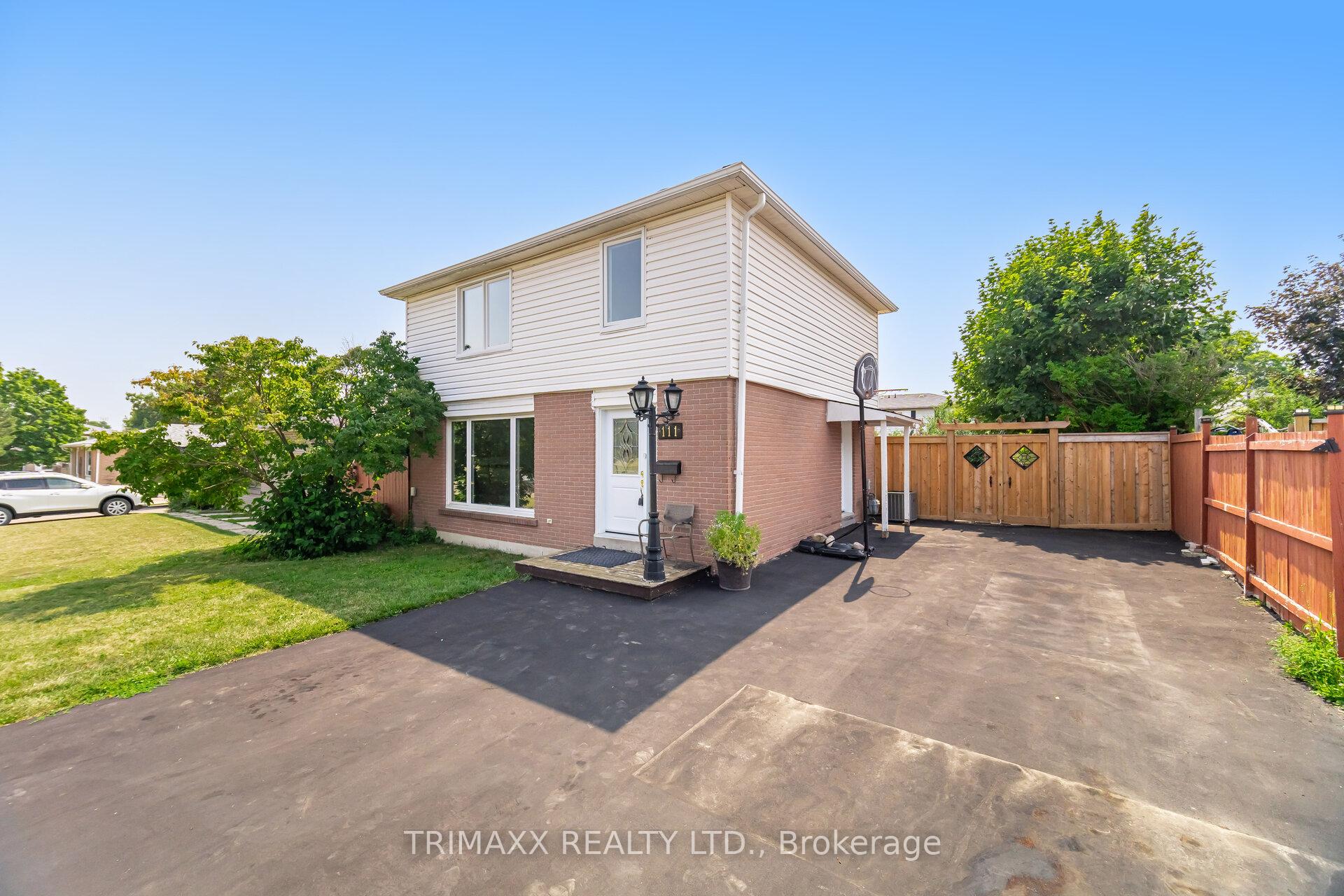 Photo 3 of 111 Folkstone Crescent, Brampton, Southgate — HOMEH