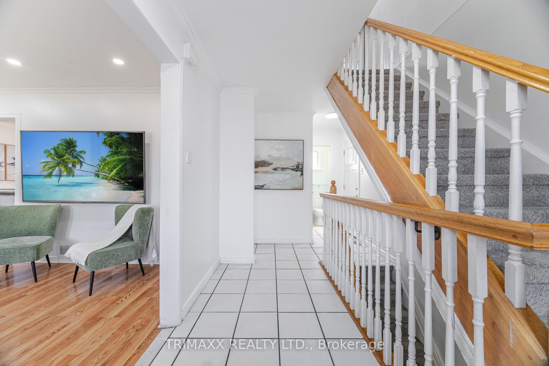 Photo 8 of 111 Folkstone Crescent, Brampton, Southgate — HOMEH