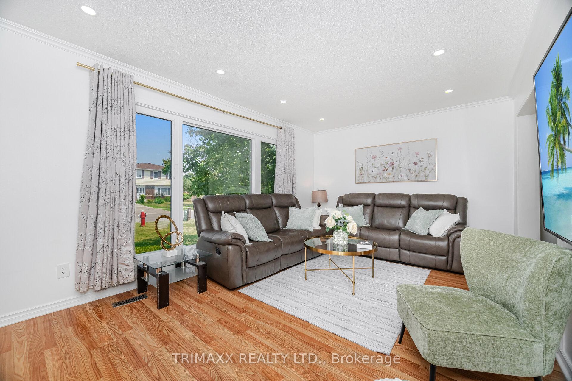 Photo 6 of 111 Folkstone Crescent, Brampton, Southgate — HOMEH