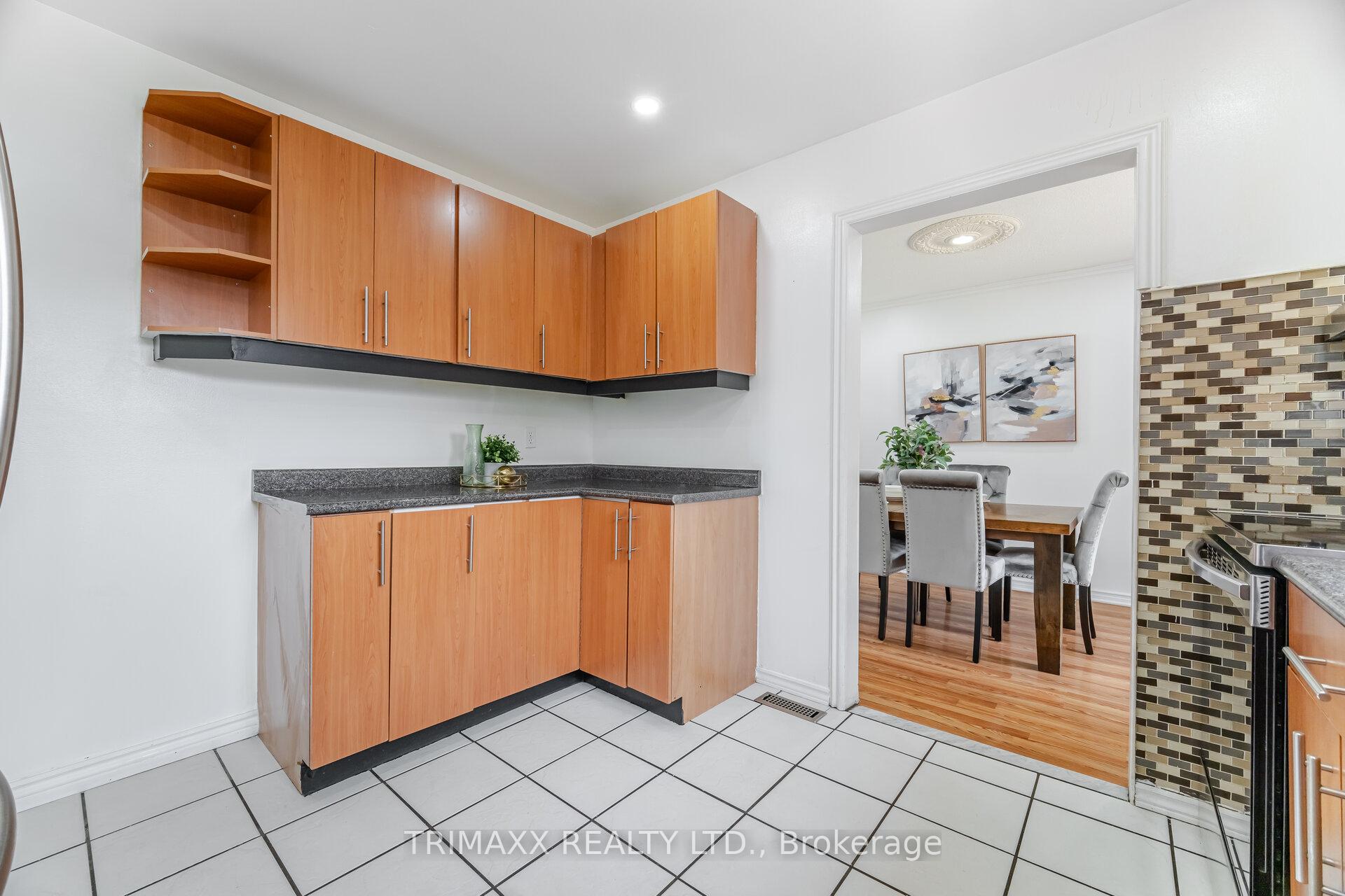 Photo 13 of 111 Folkstone Crescent, Brampton, Southgate — HOMEH