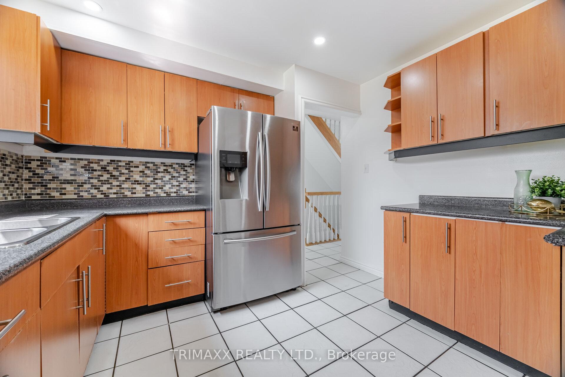 Photo 16 of 111 Folkstone Crescent, Brampton, Southgate — HOMEH