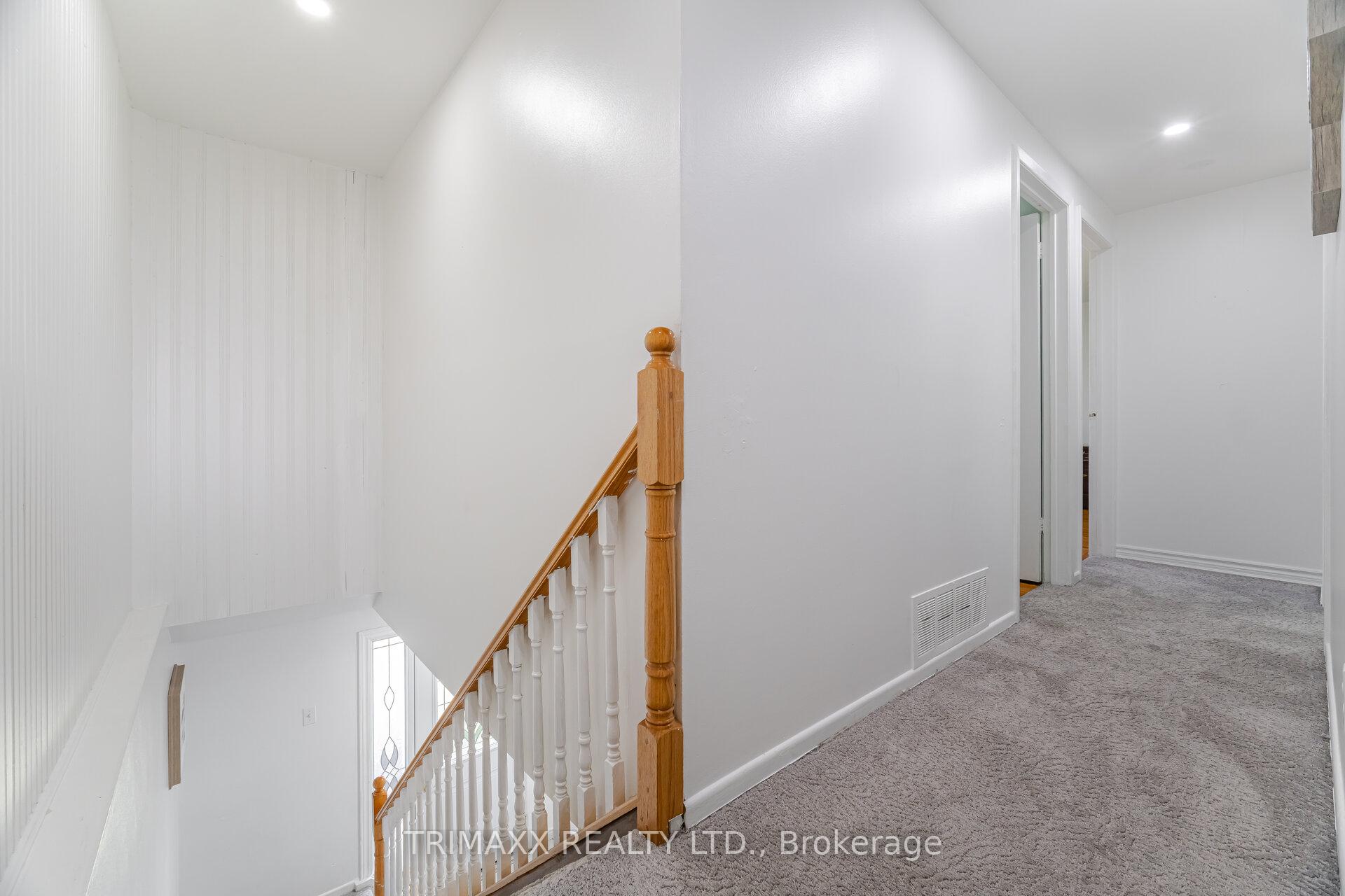 Photo 18 of 111 Folkstone Crescent, Brampton, Southgate — HOMEH