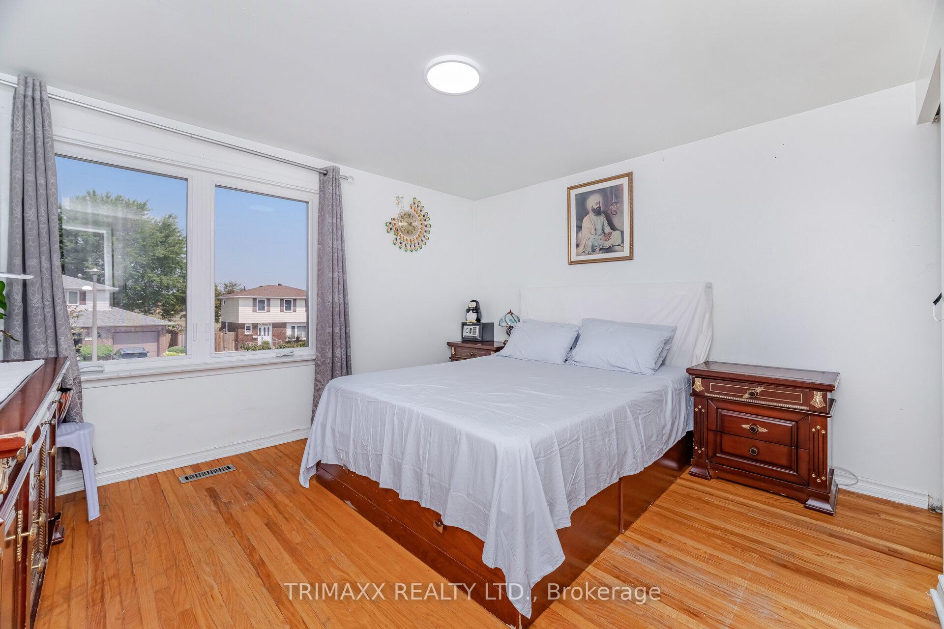 Photo 50 of 111 Folkstone Crescent, Brampton, Southgate — HOMEH