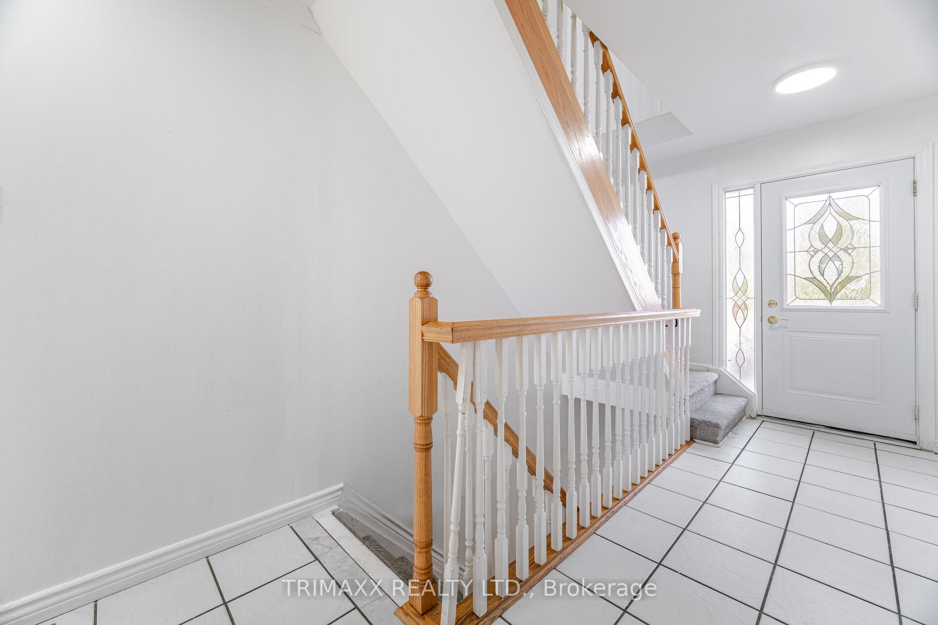 Photo 25 of 111 Folkstone Crescent, Brampton, Southgate — HOMEH