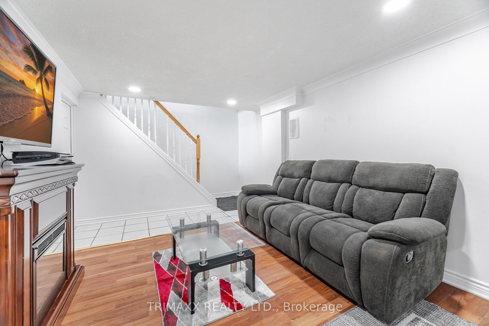 Photo 30 of 111 Folkstone Crescent, Brampton, Southgate — HOMEH