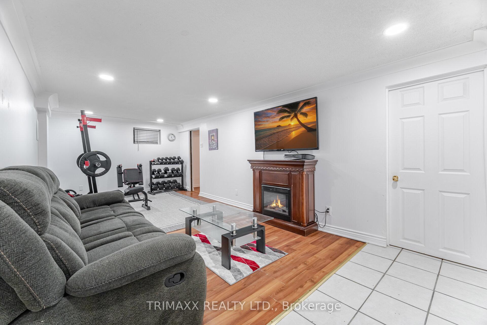 Photo 32 of 111 Folkstone Crescent, Brampton, Southgate — HOMEH