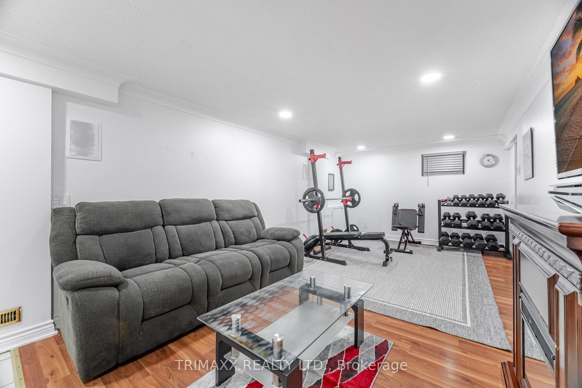 Photo 31 of 111 Folkstone Crescent, Brampton, Southgate — HOMEH
