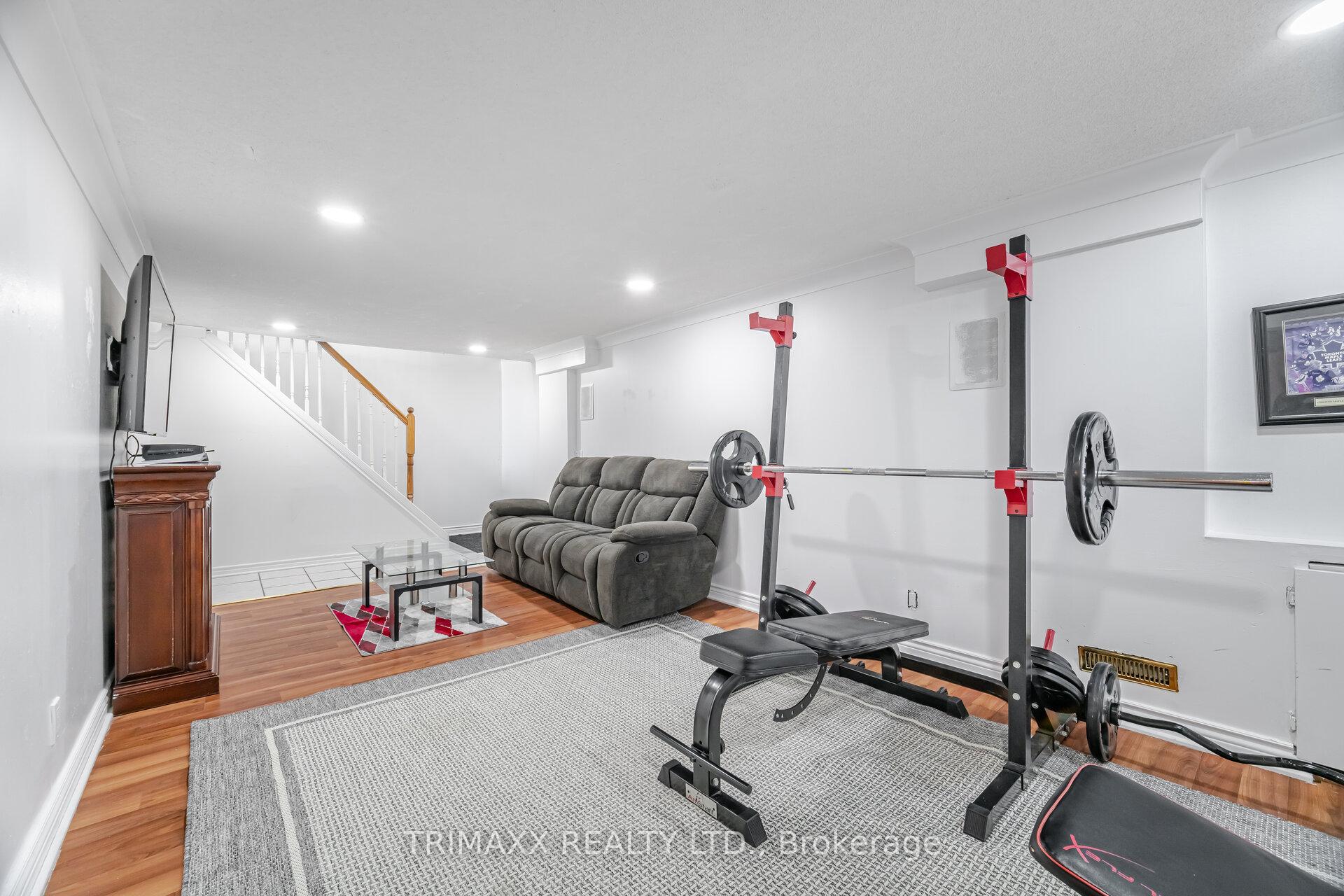 Photo 38 of 111 Folkstone Crescent, Brampton, Southgate — HOMEH