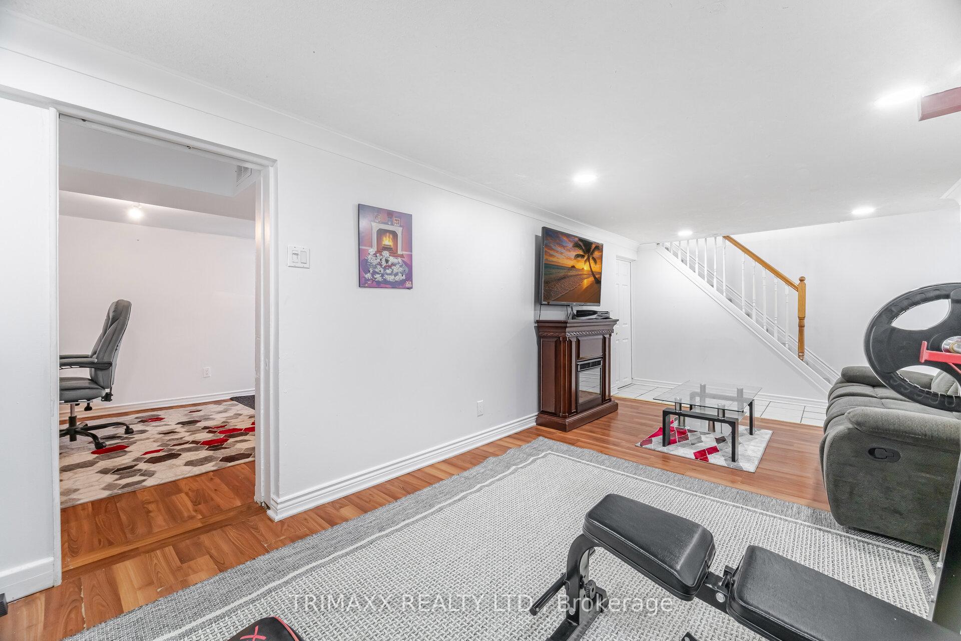 Photo 26 of 111 Folkstone Crescent, Brampton, Southgate — HOMEH