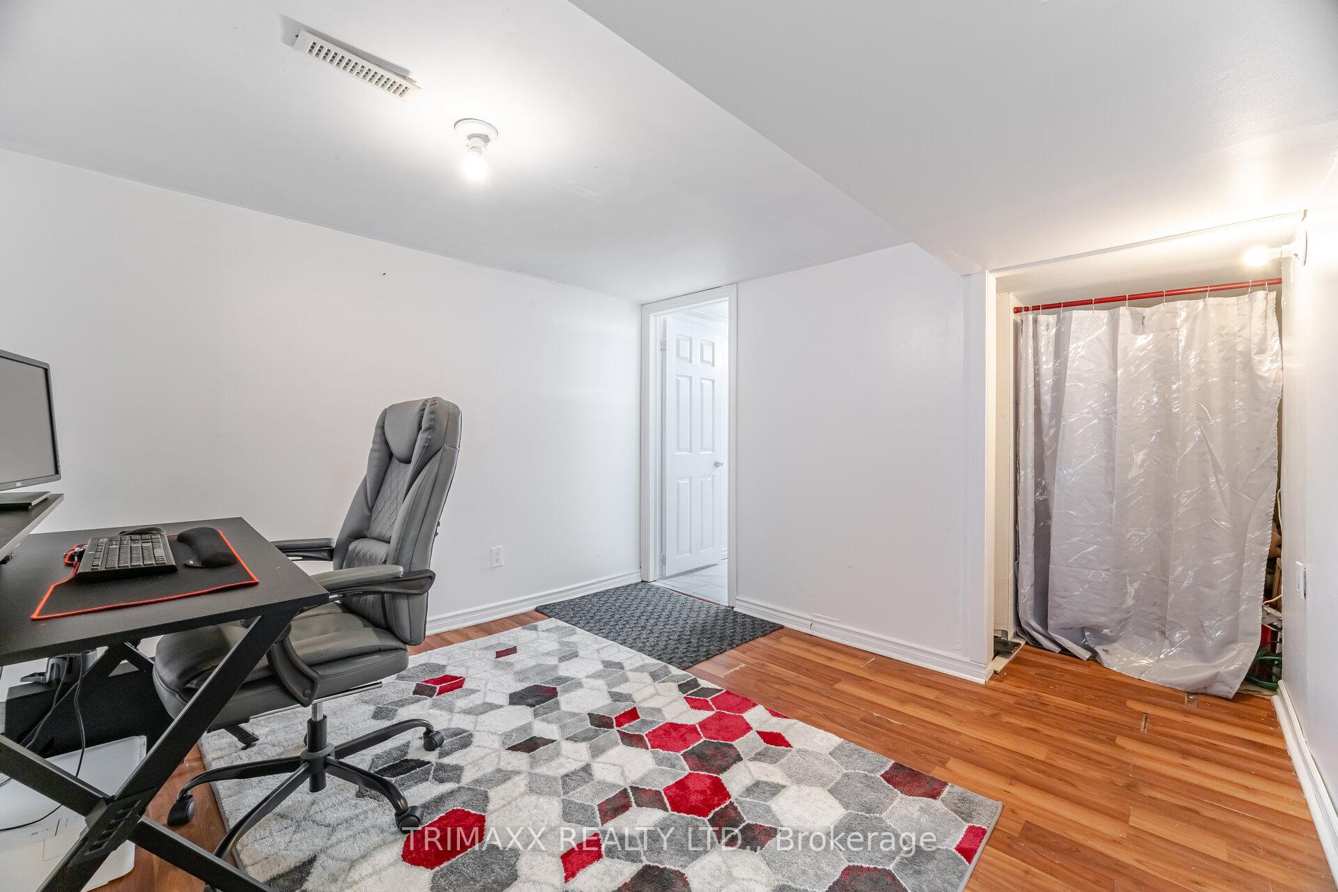 Photo 37 of 111 Folkstone Crescent, Brampton, Southgate — HOMEH