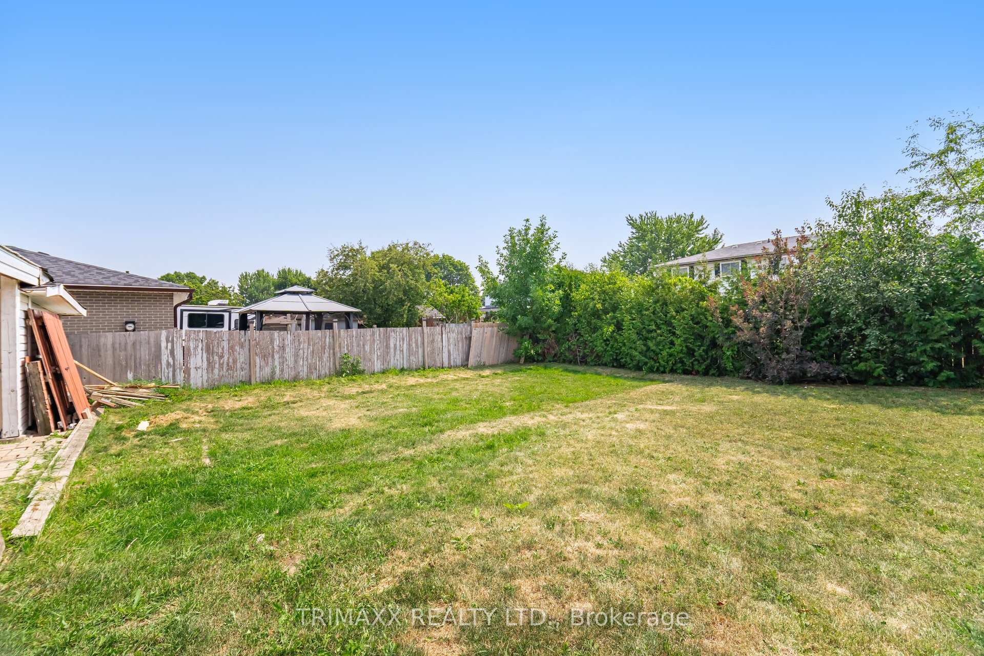 Photo 41 of 111 Folkstone Crescent, Brampton, Southgate — HOMEH